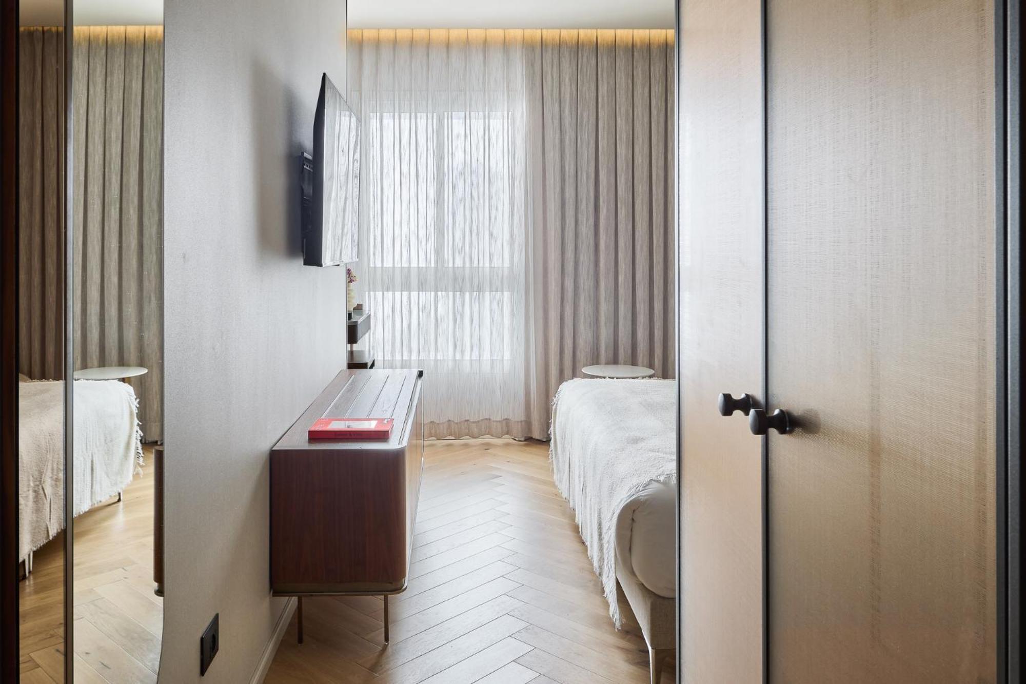 Classic Room,1583074127:JPEG
