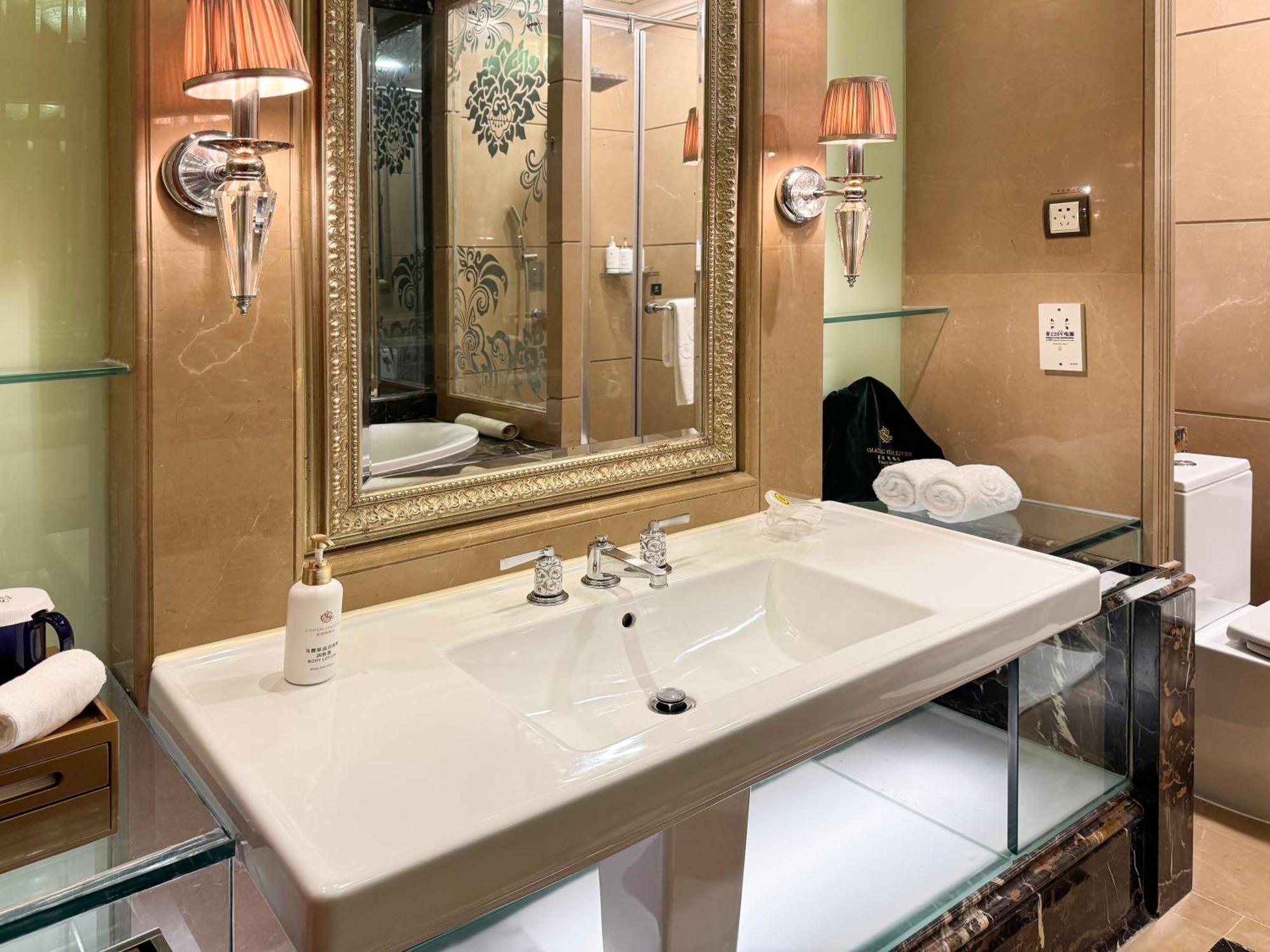 Chateau Deluxe Twin Room