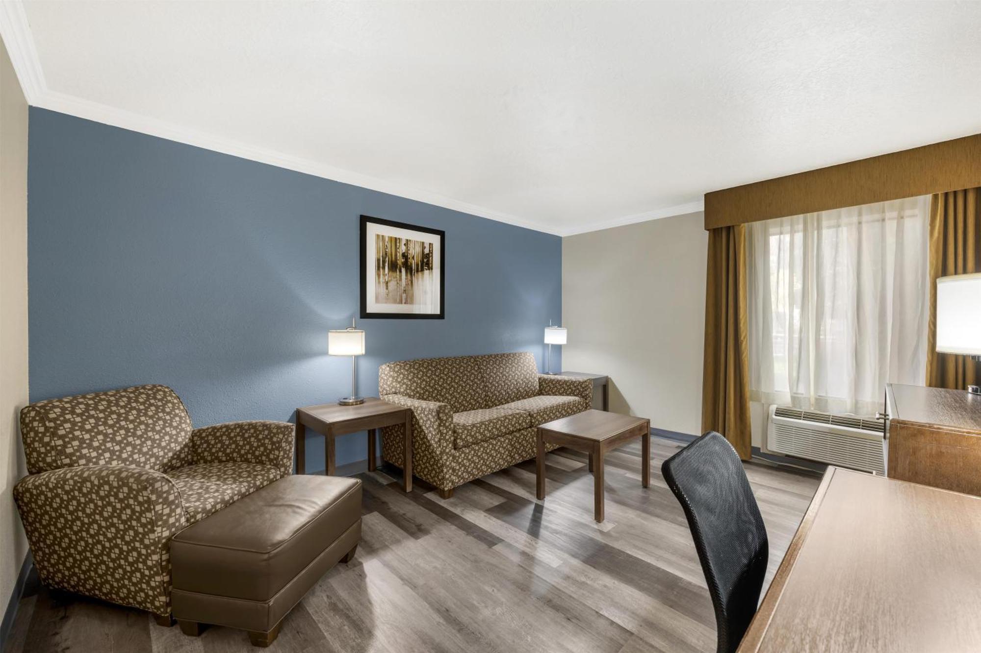 Suite con cama extragrande y sofá cama - No fumadores