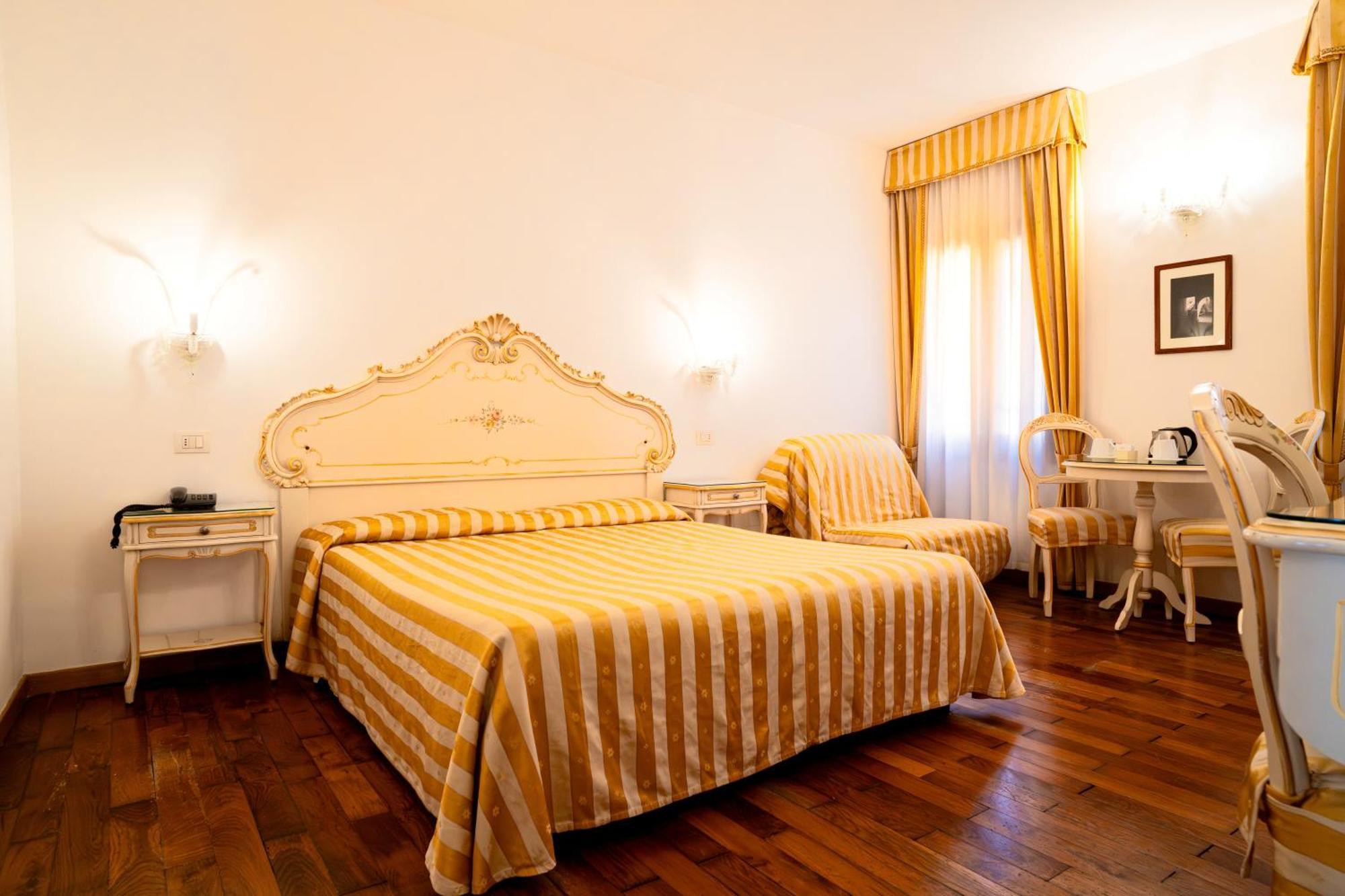 Double or Twin Room,1742760420:JPEG
