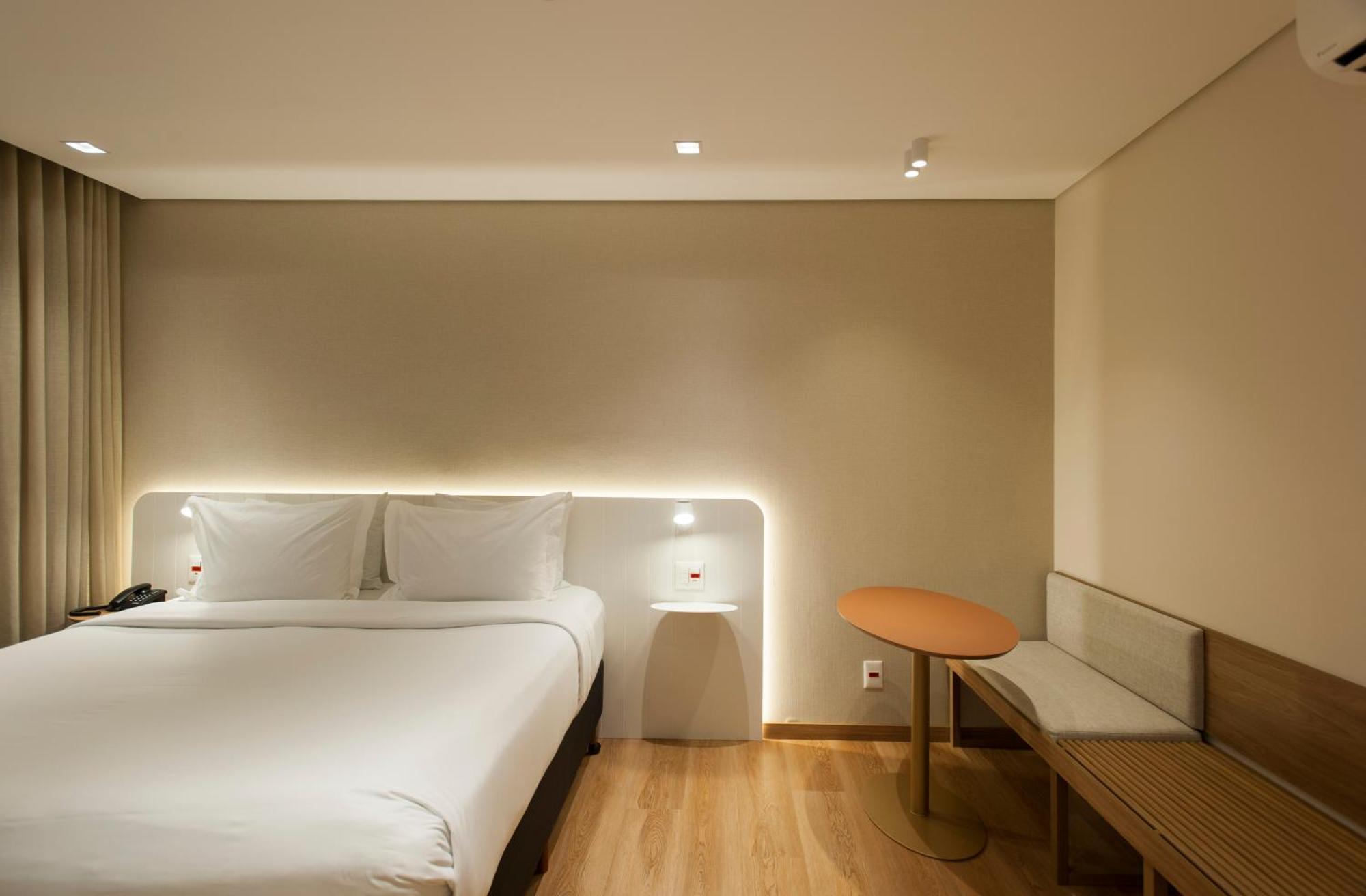 Luxo Casal - 1 cama Casal