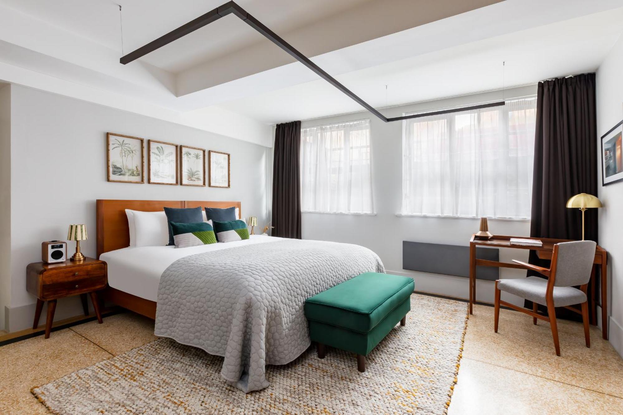 Double Room,1742745535:JPEG