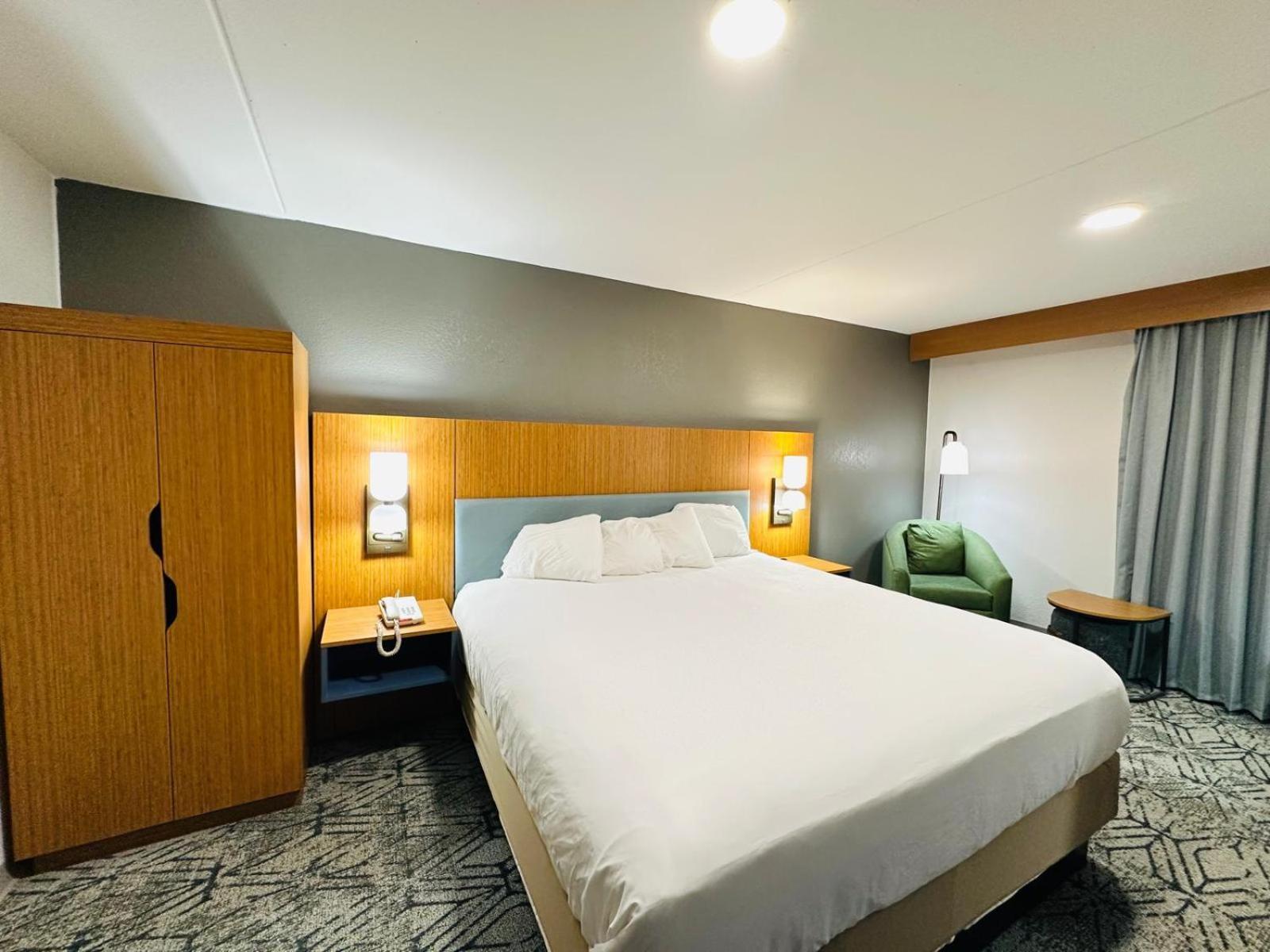 King Room - Disability Access/Non Smoking