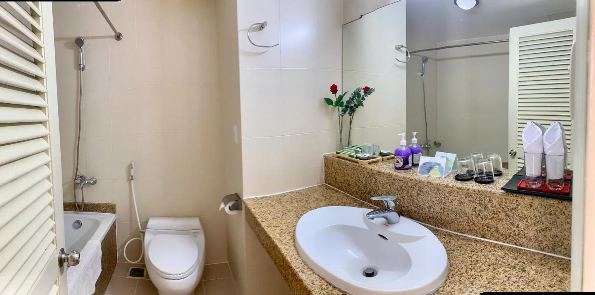 Phòng Giường Đôi/2 Giường Đơn Nhìn Ra Góc Biển