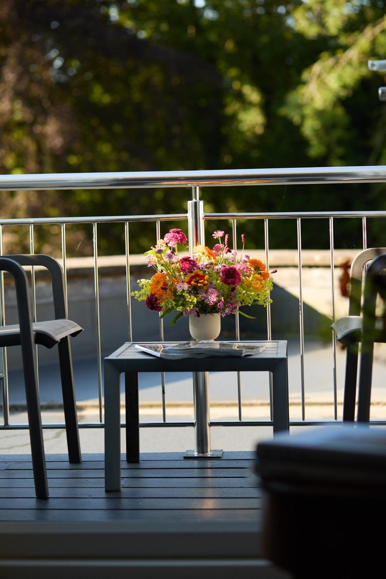 Superior Double Balcony Valley View