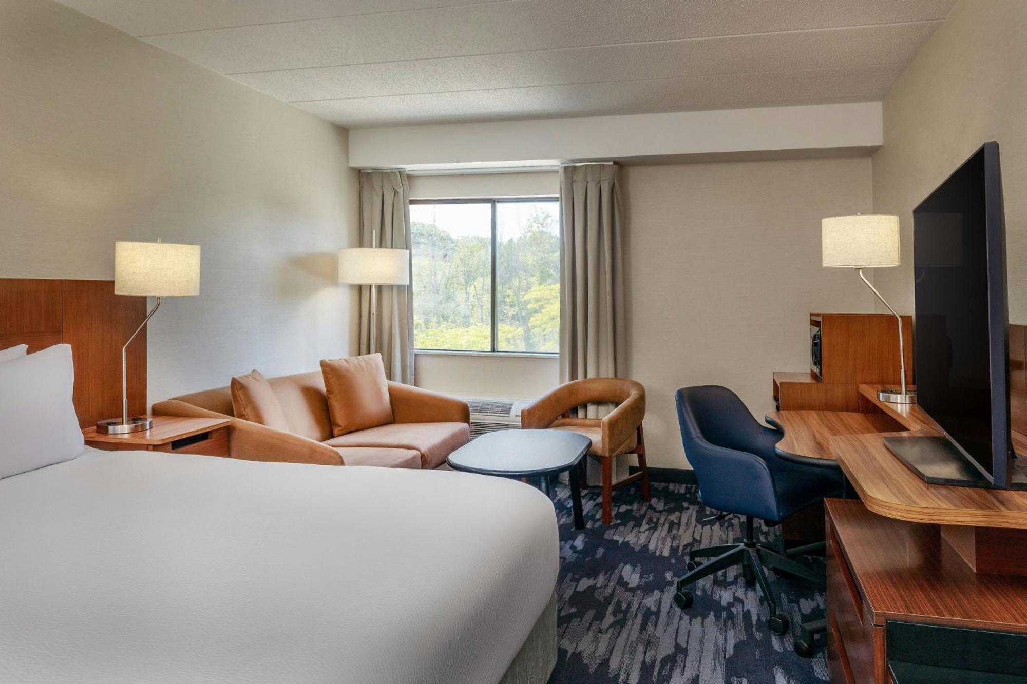 King Room with Sofa Bed - Hearing Accessible