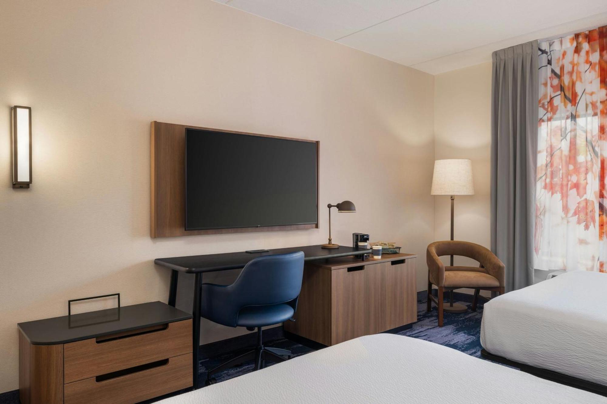 Queen Room with Two Queen Beds - Hearing Accessible