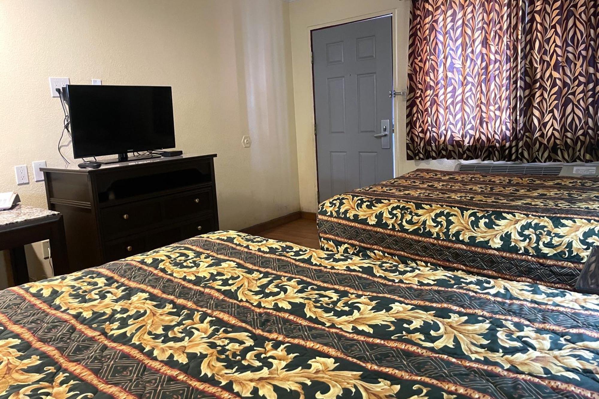 Deluxe Room 2 Double Beds