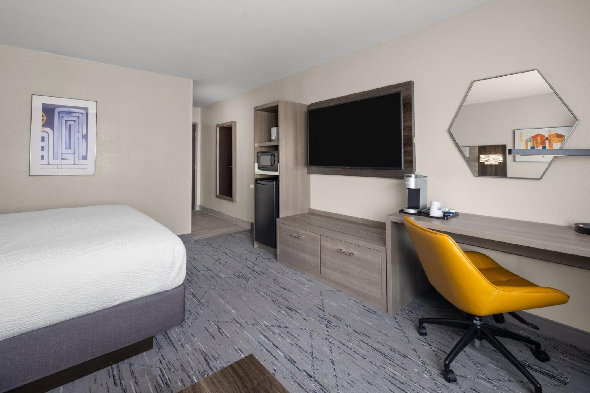King Room - Mobility Access/Hearing Accessible