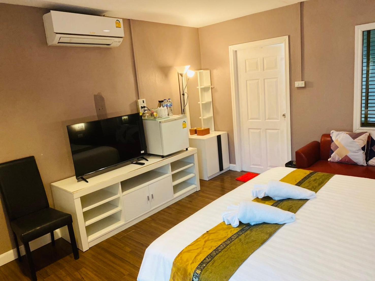 Deluxe King Room,1774465258:JPEG