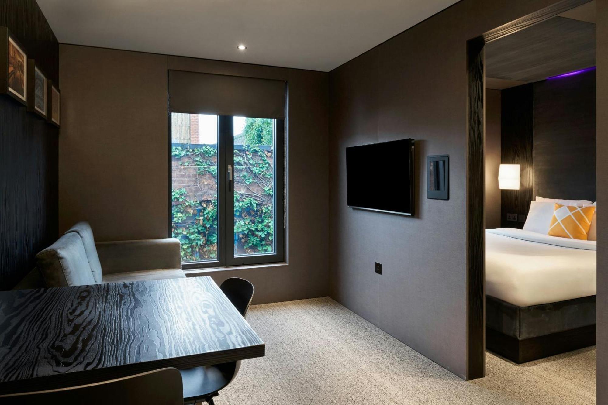 Studio Double Bed