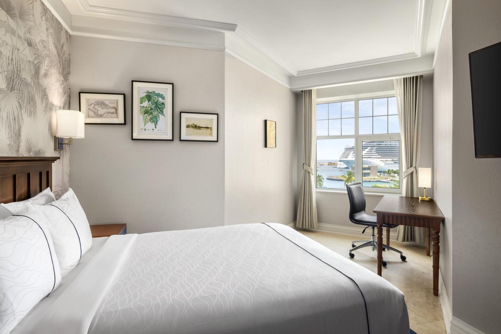 Deluxe King Suite