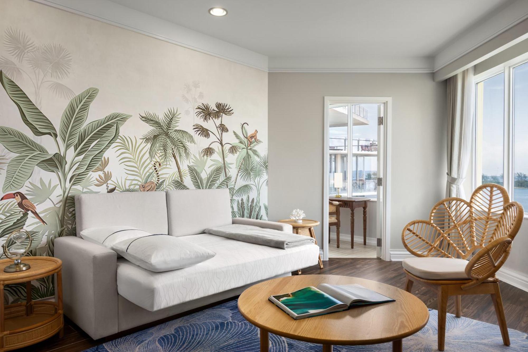 Deluxe King Suite