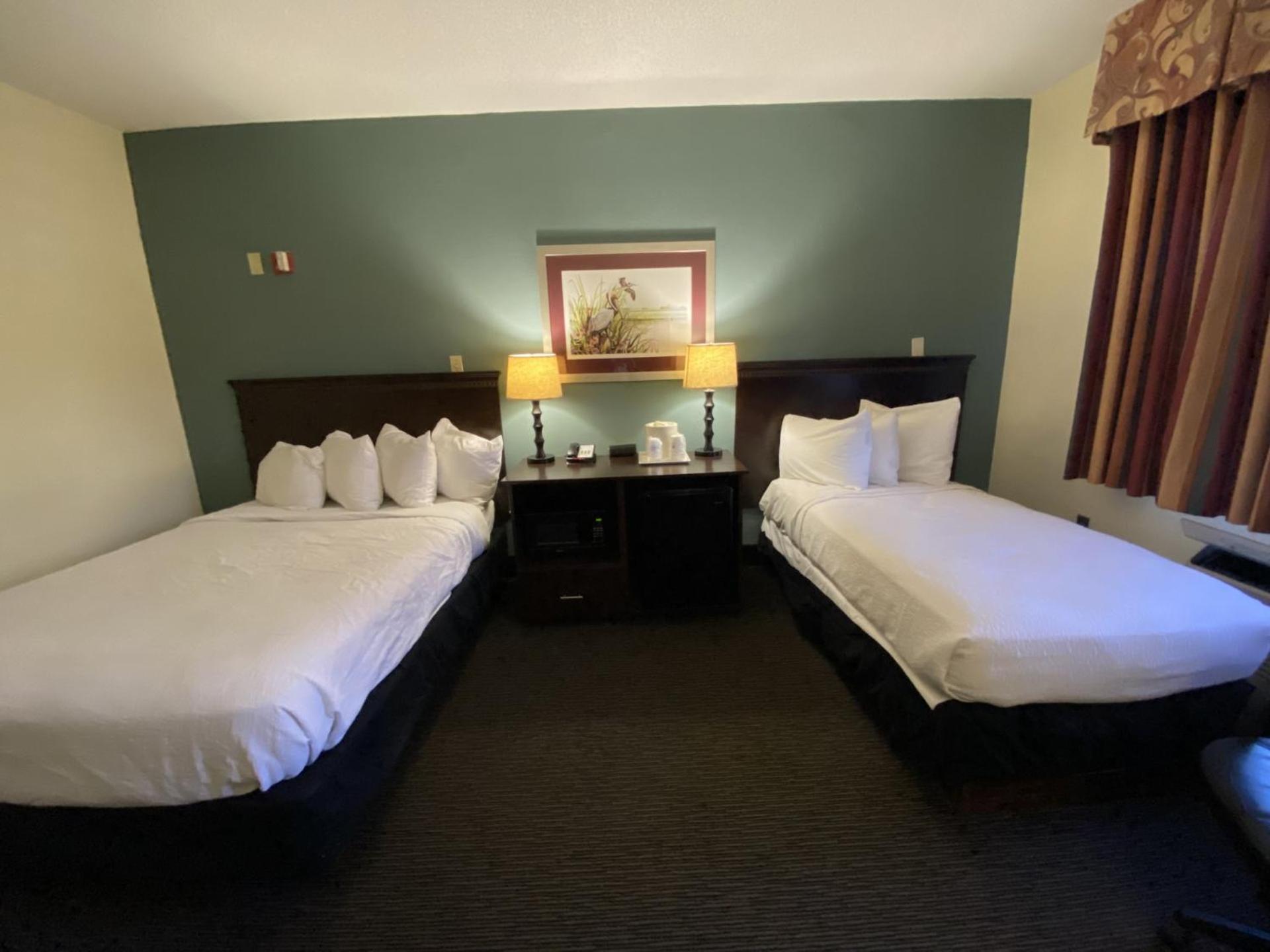 Queen Room Queen Bed Single Bed Roll Shower or Disability Access