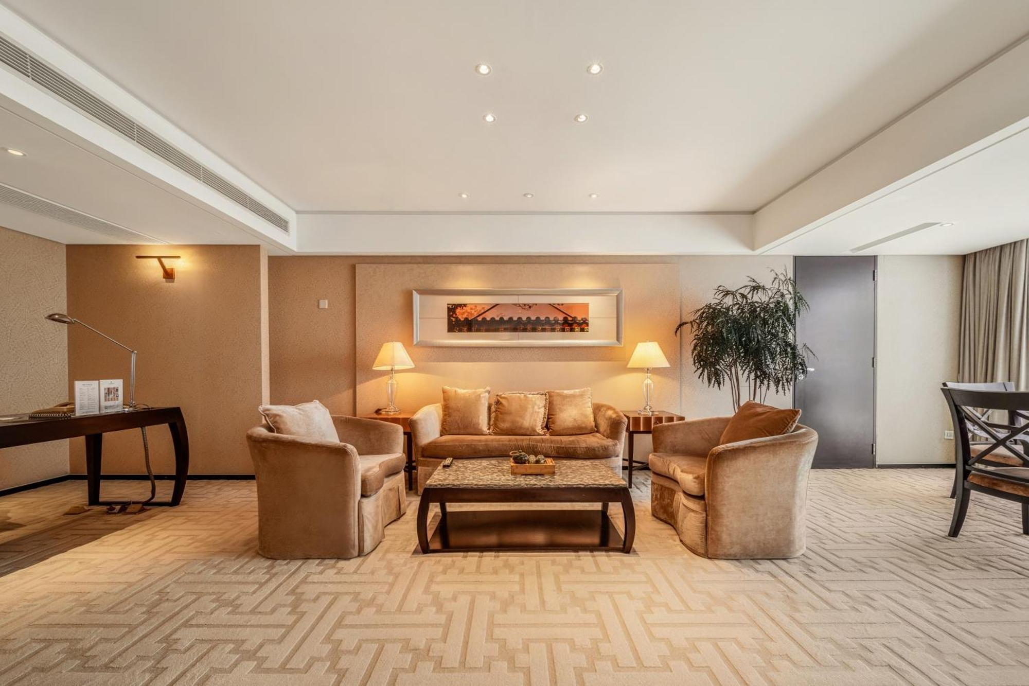 Tower Deluxe Suite