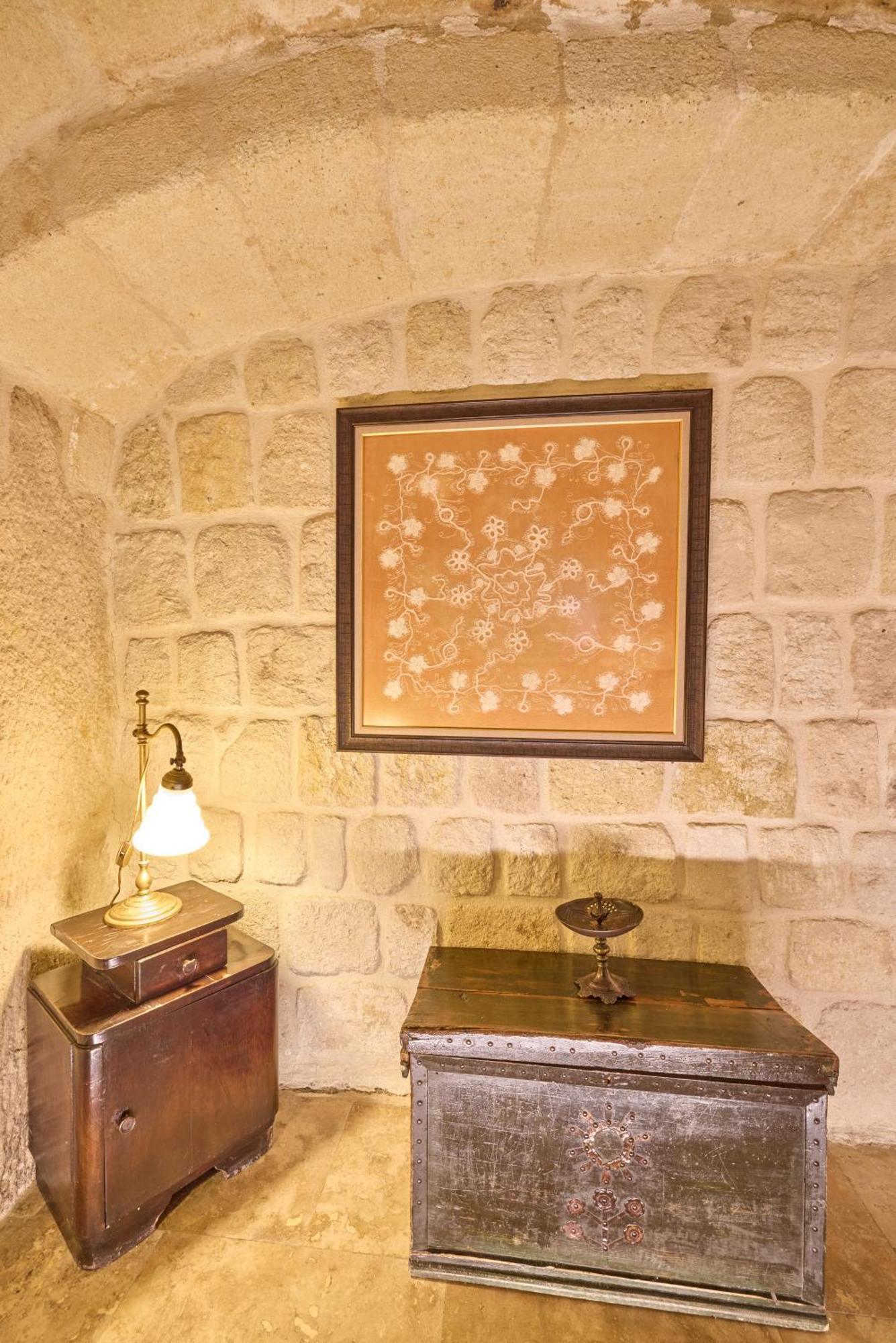 Deluxe Room,1742733054:JPEG