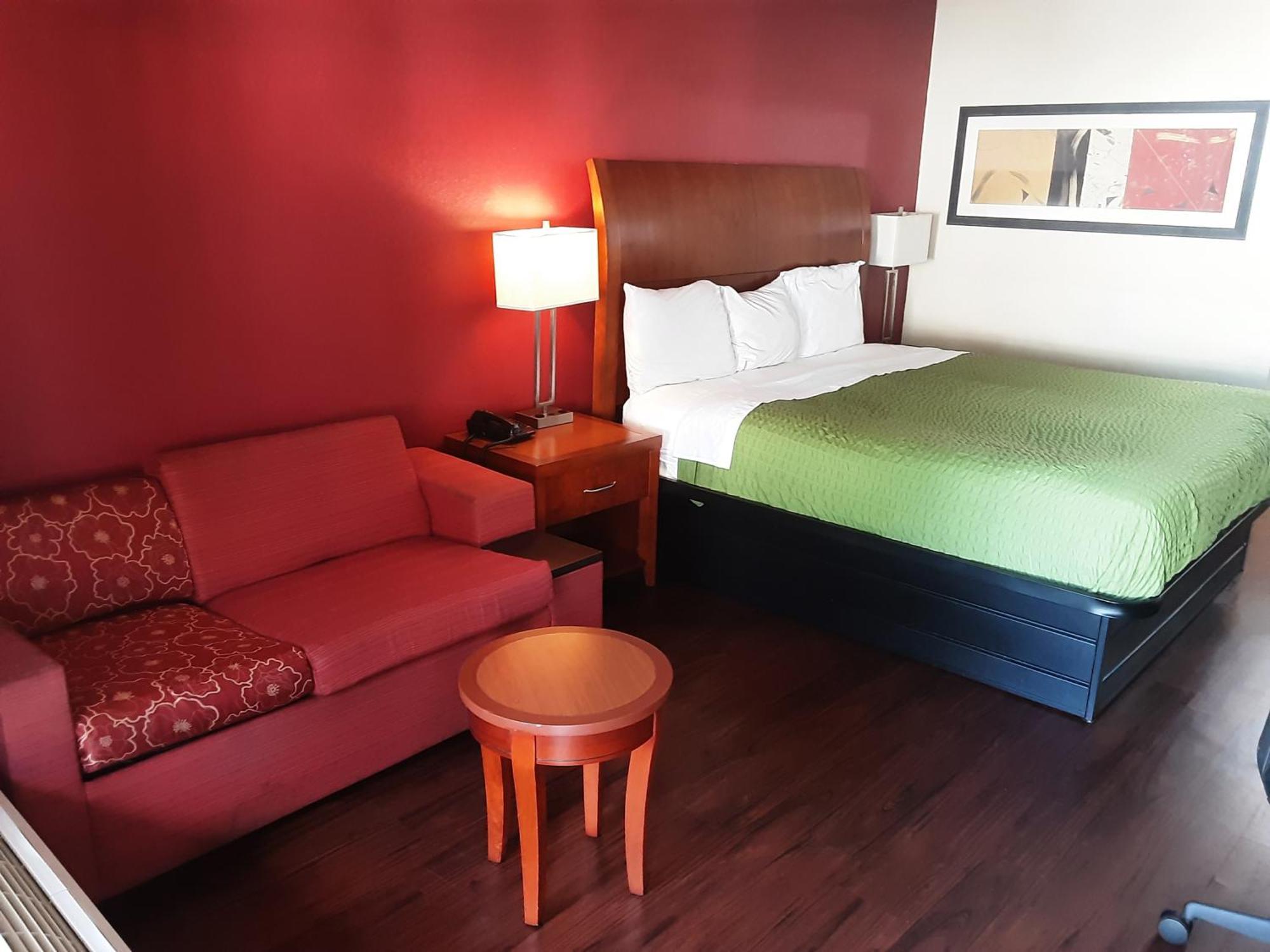 King Room Accessible or Non-Smoking