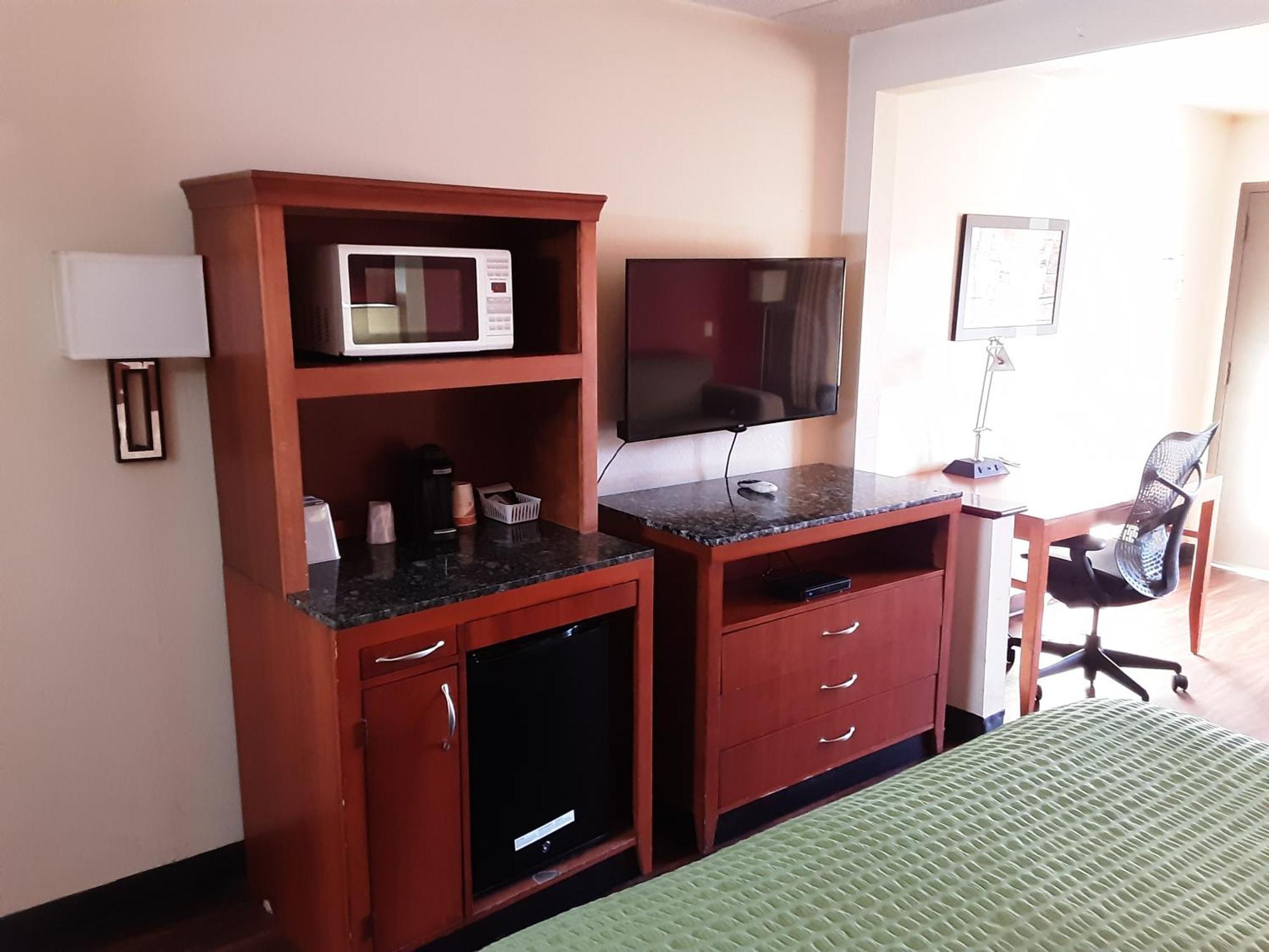 King Room Accessible or Non-Smoking