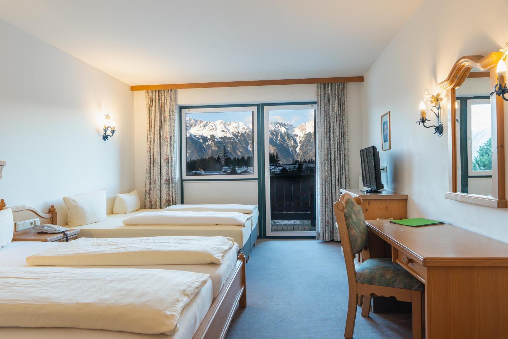 Quadruple Room with Mountain View