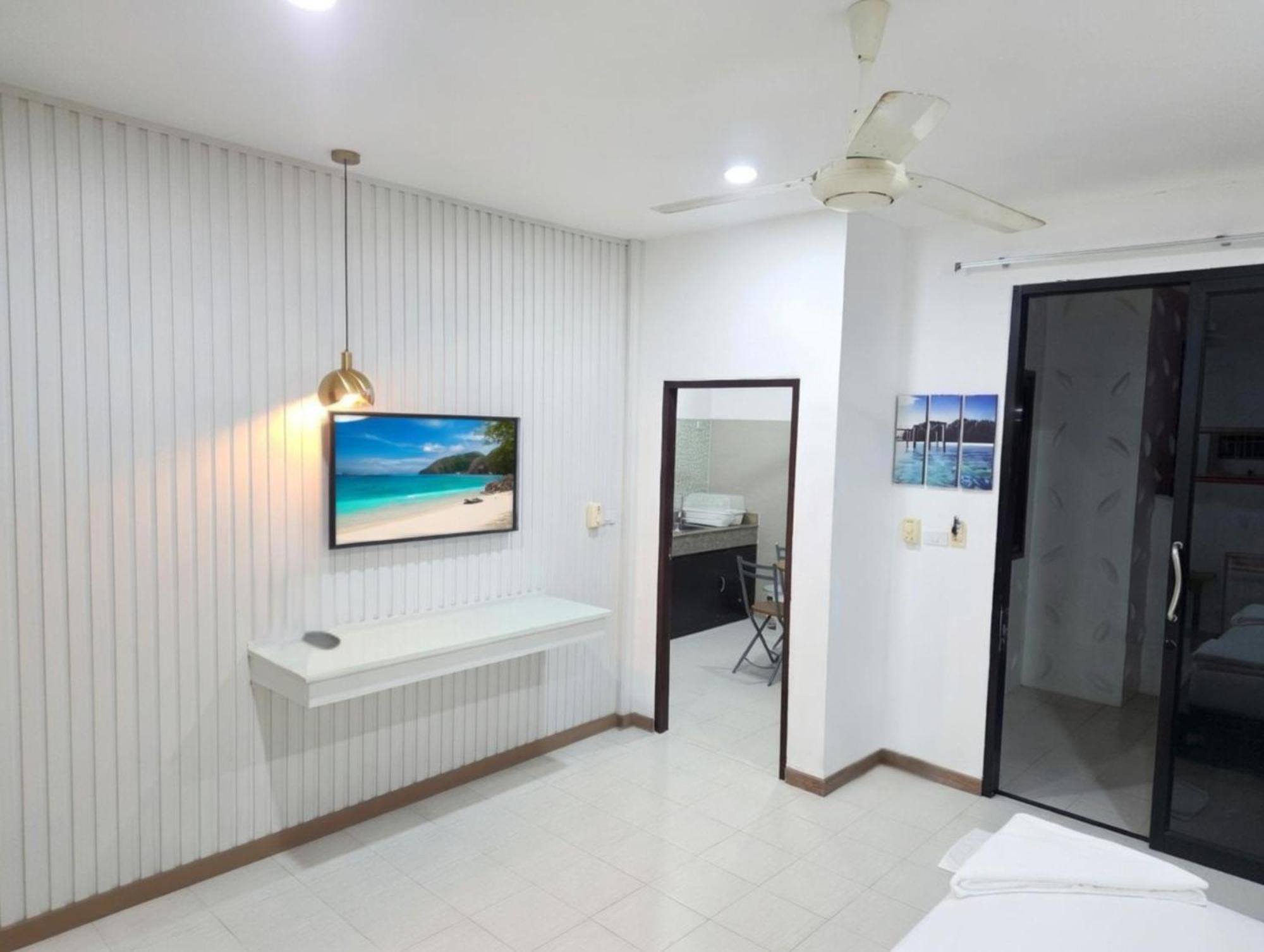 Family Sea View Room With Cold Kitchen