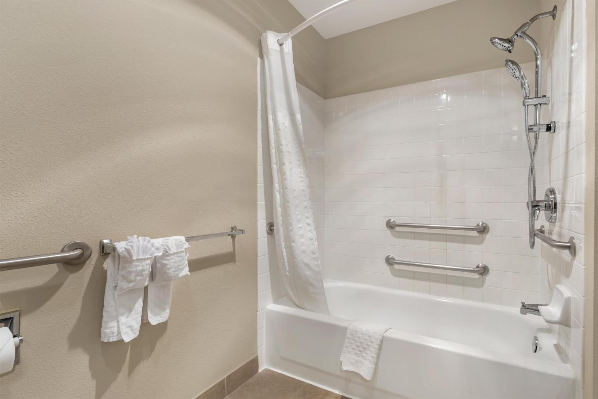 Junior King Suite with Sofa Bed - Non-Smoking