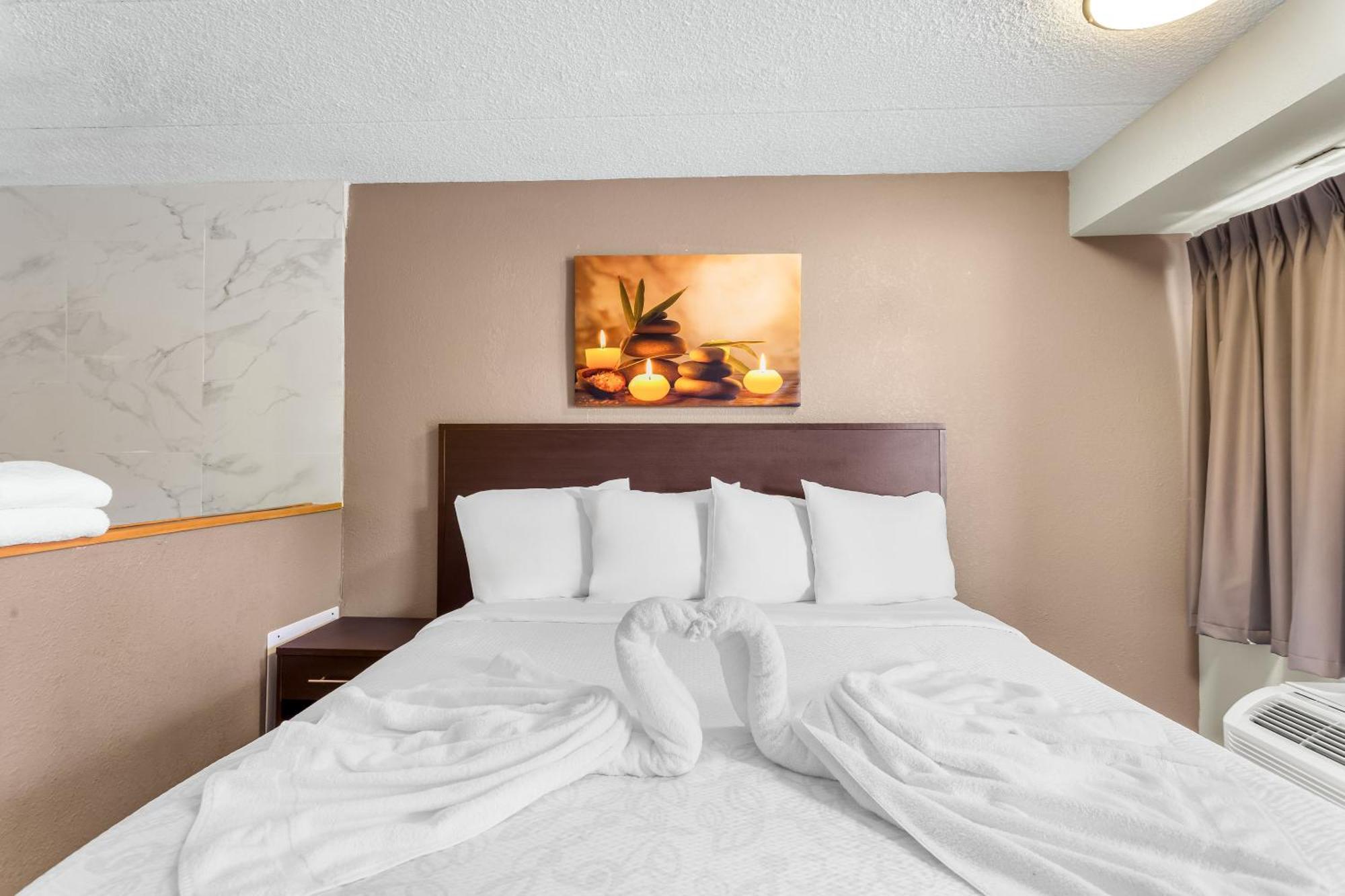 Deluxe King Room with Spa Bath Smoke Free