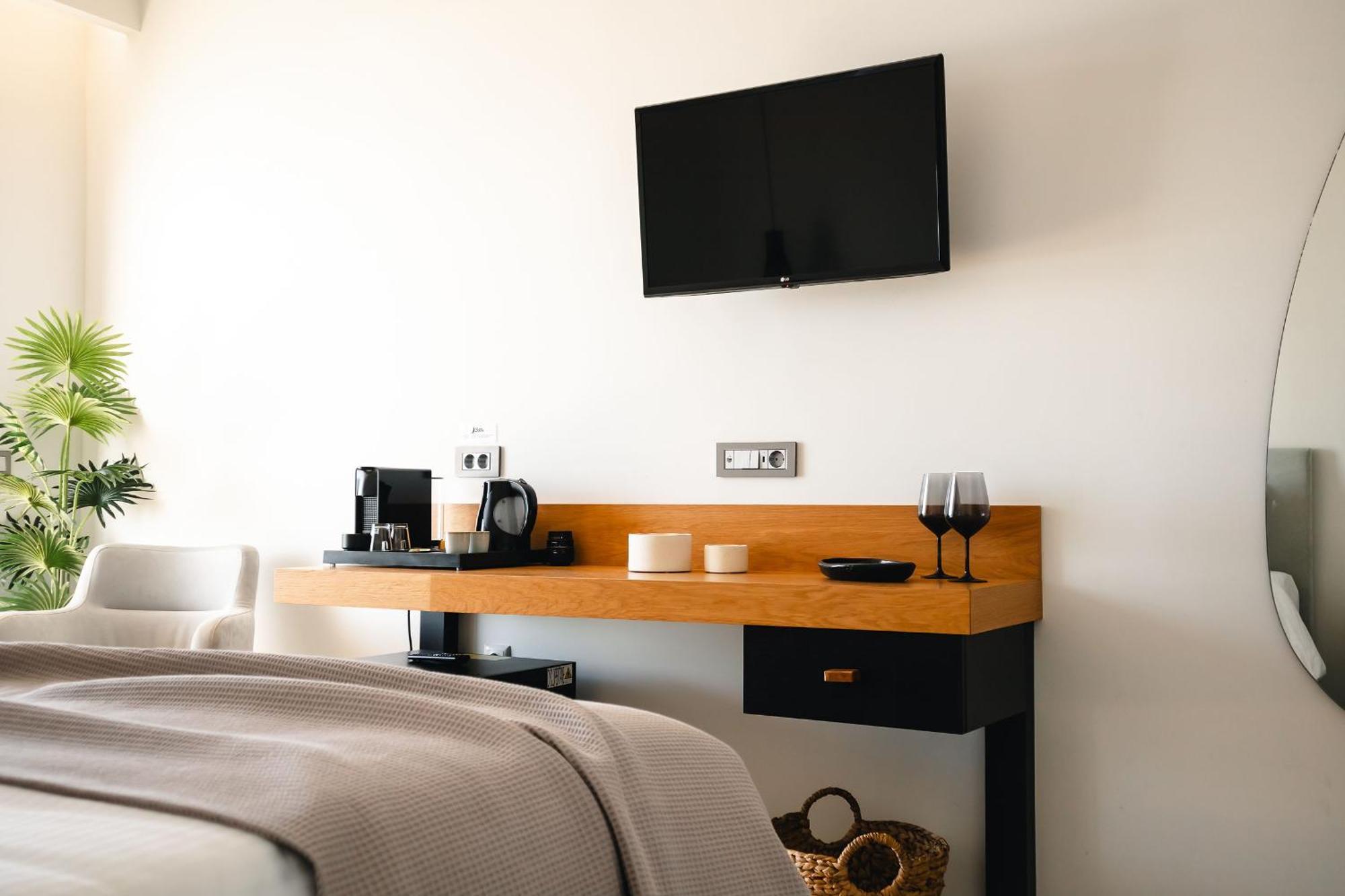 Etesian Junior Suite City View