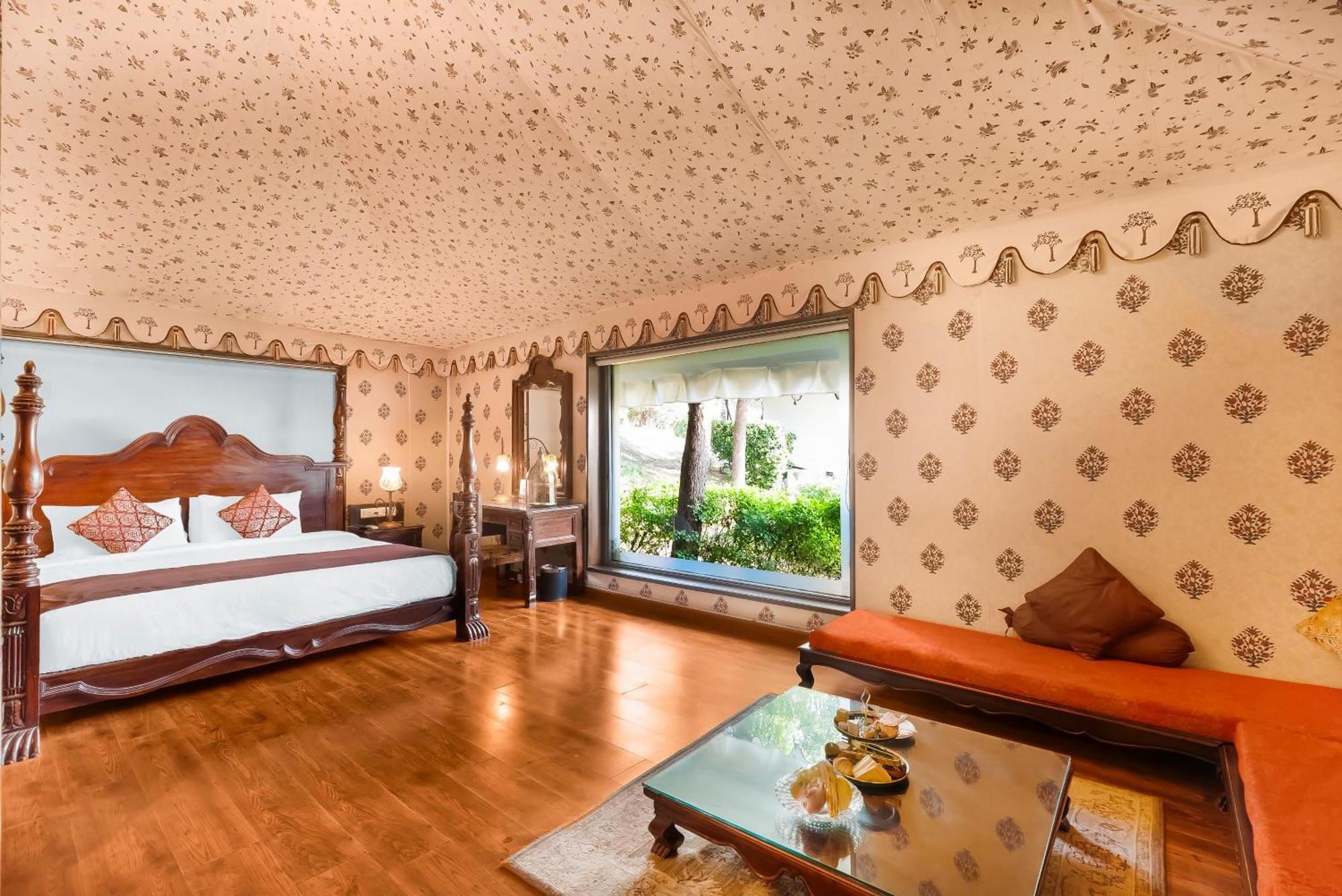 Grand Luxury Tent,1742757994:JPEG