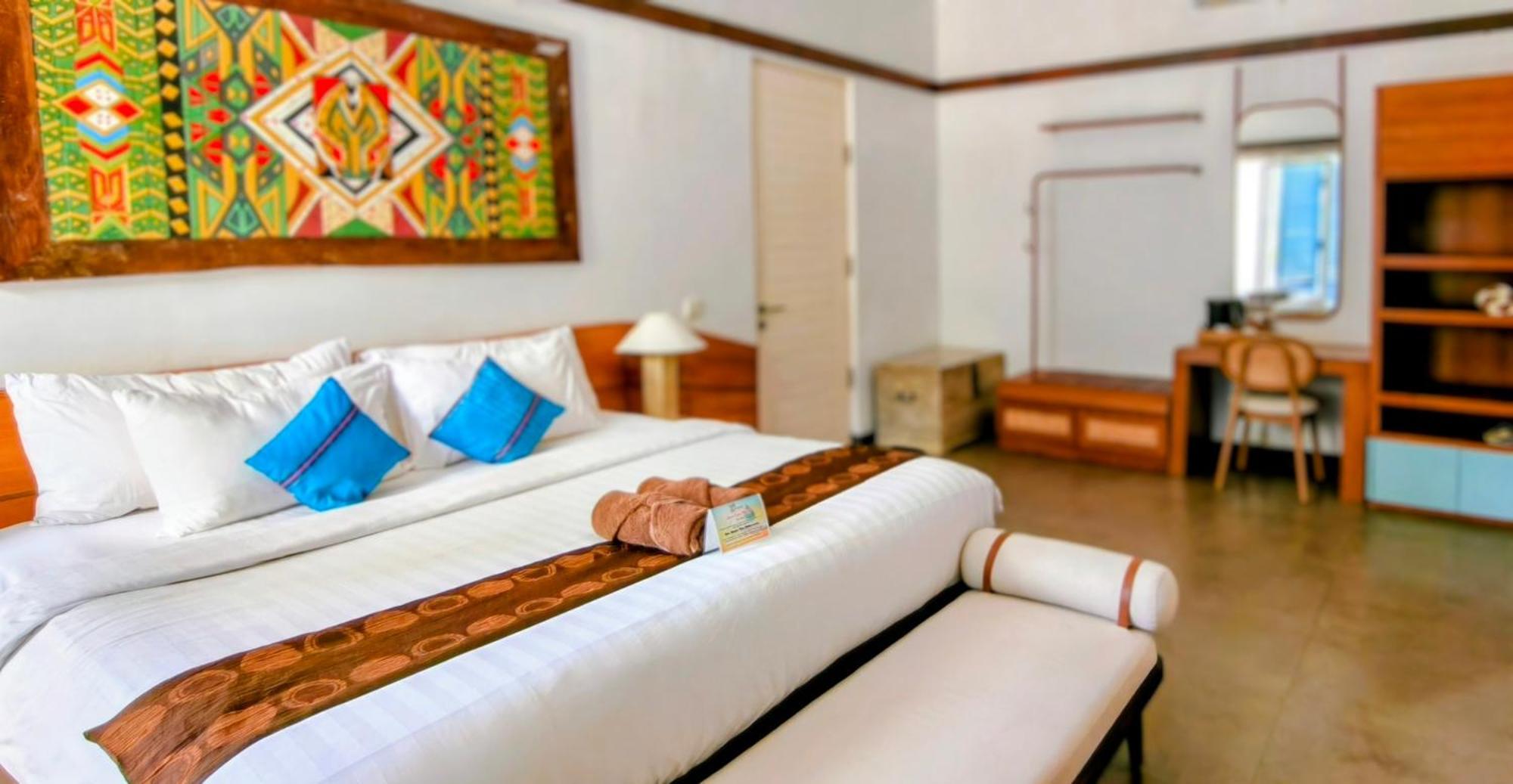 Double Room with Pool View,1746882718:JPEG