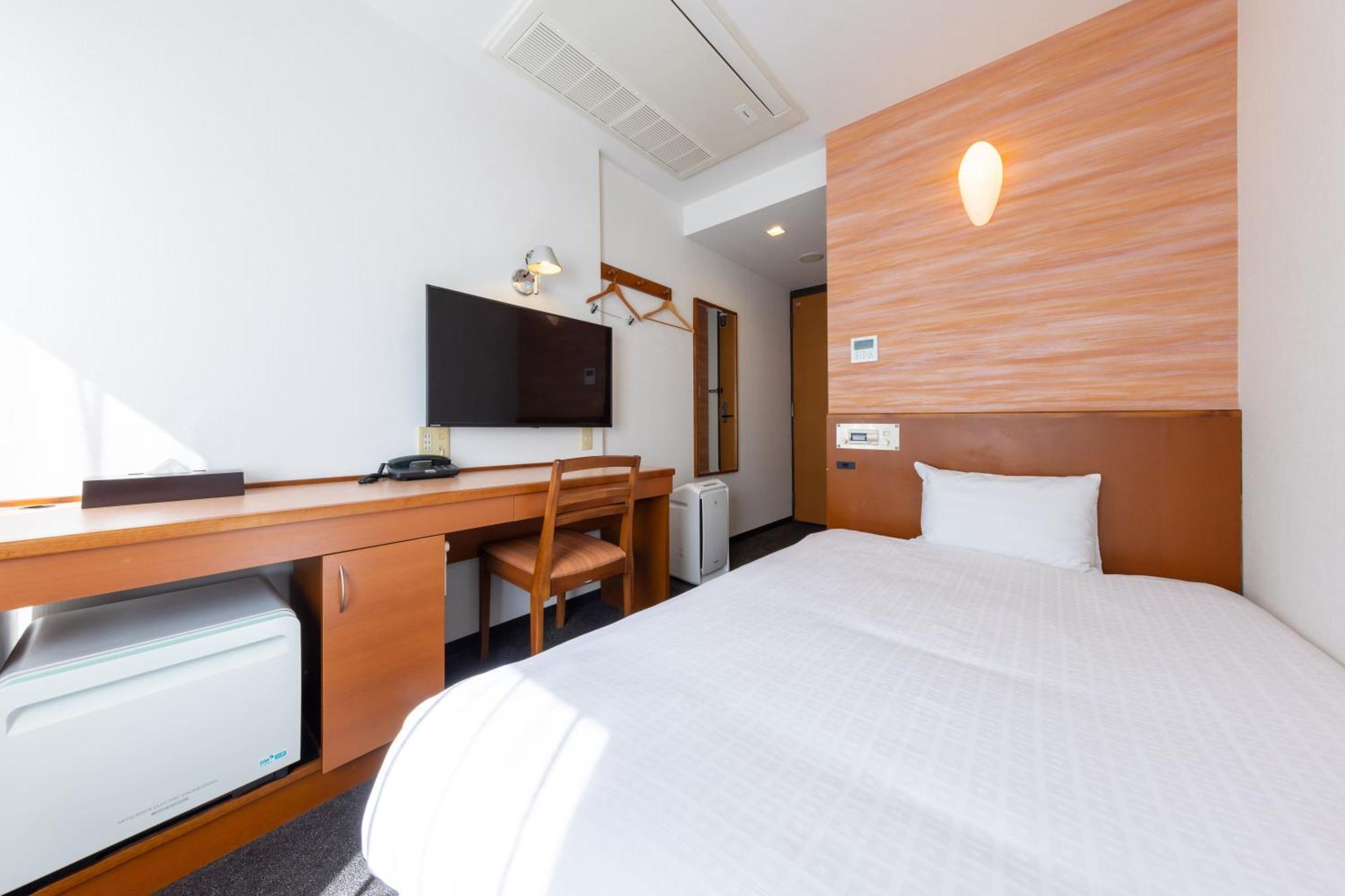 Single Room - Non-Smoking