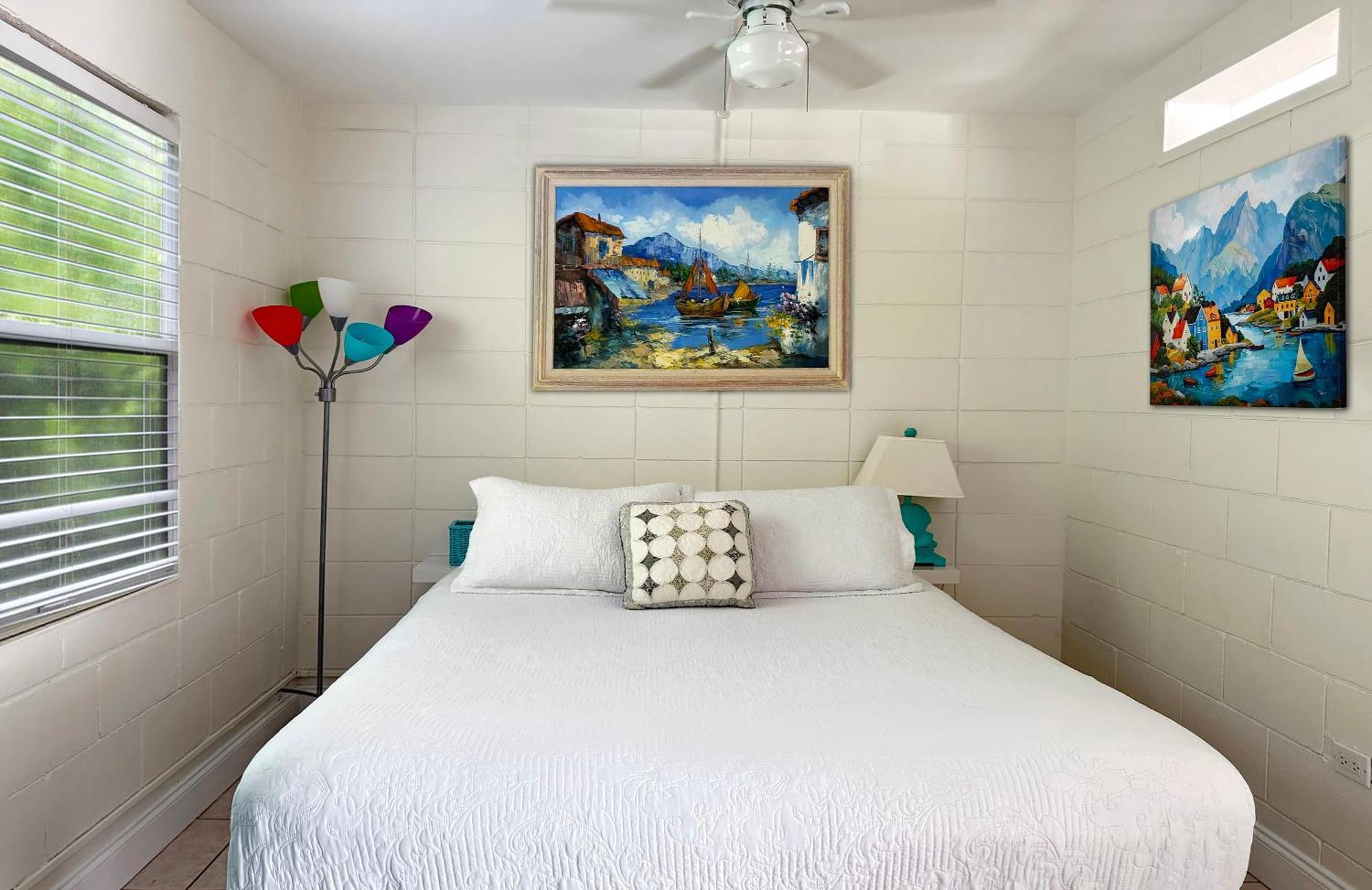 Queen Suite with Pool View