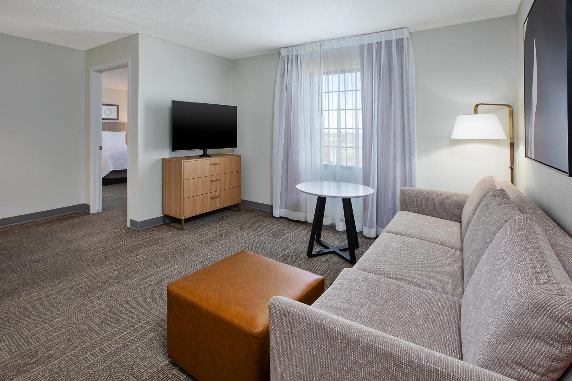 One-Bedroom Queen Suite -Non-Smoking