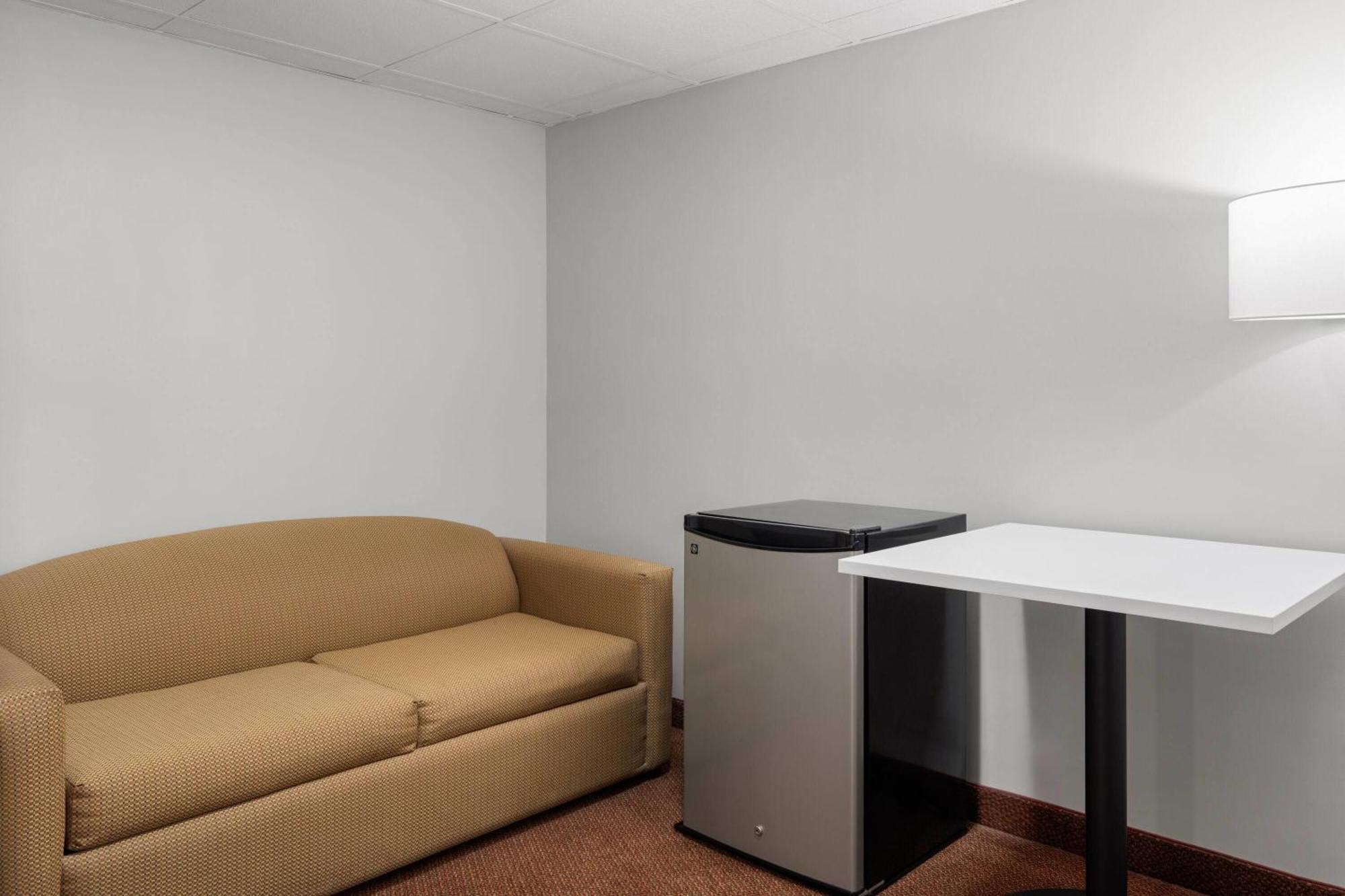 King Studio Suite Non-Smoking