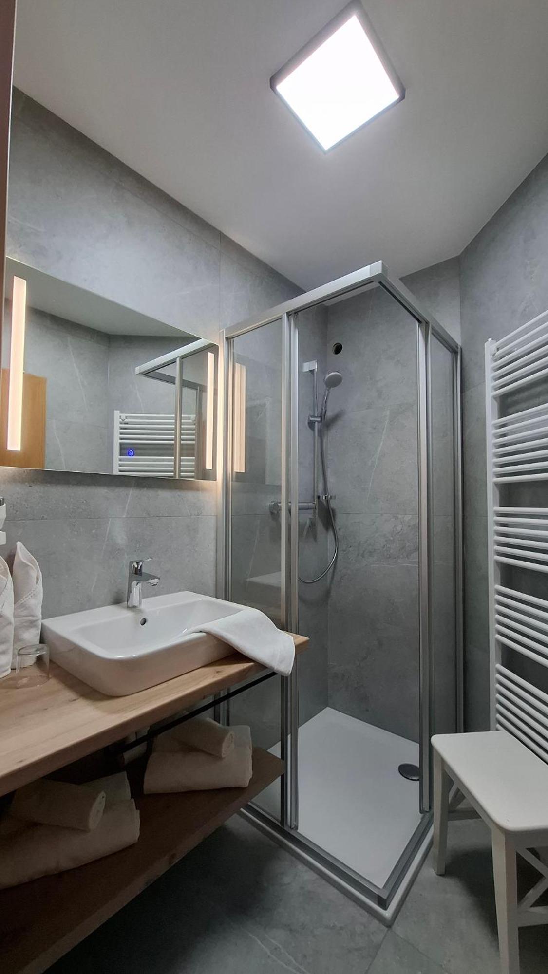 Two-Bedroom Apartment,1742780058:JPEG