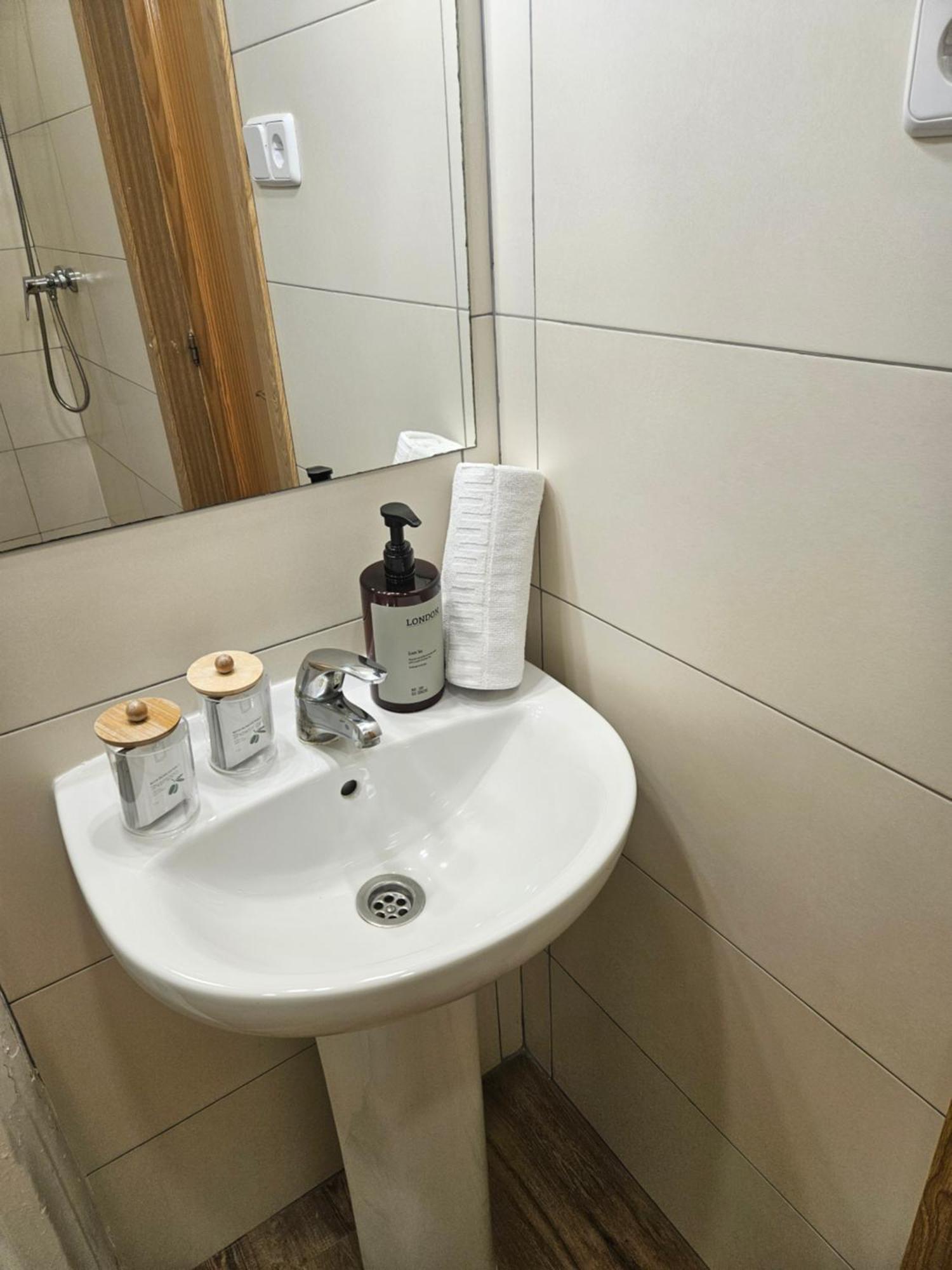 Double Room Private Bathroom