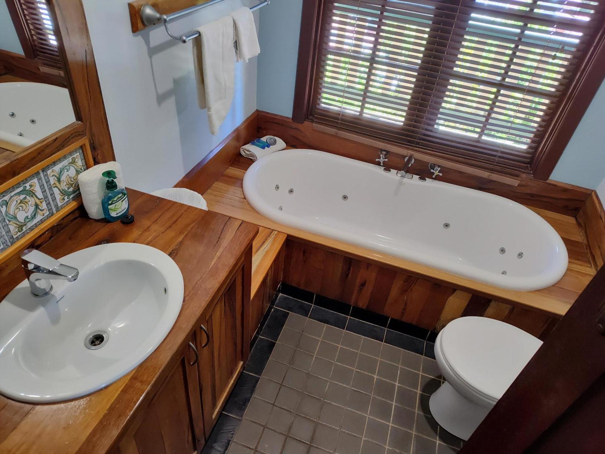 Suite with Spa Bath