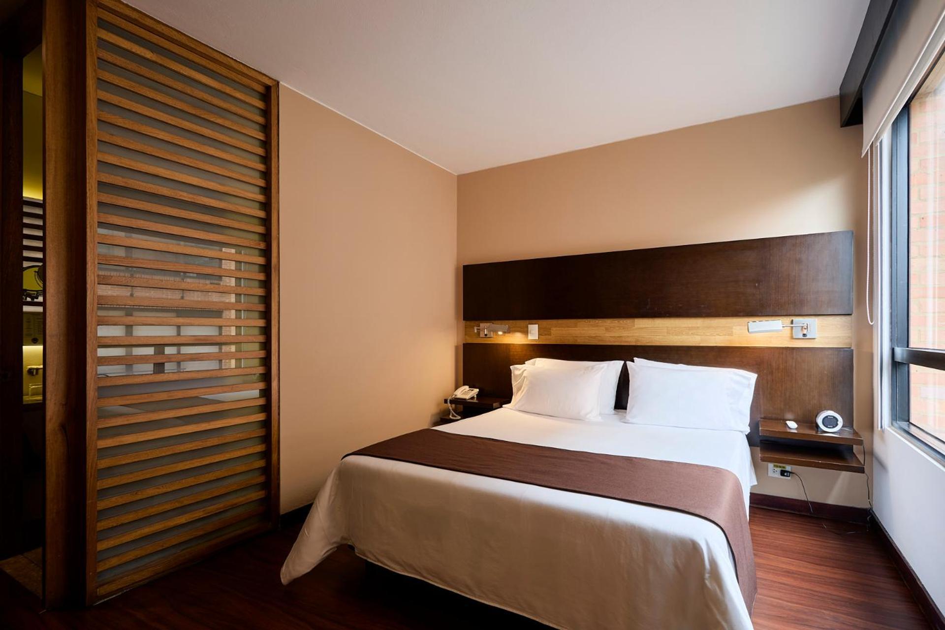 Standard Queen Room