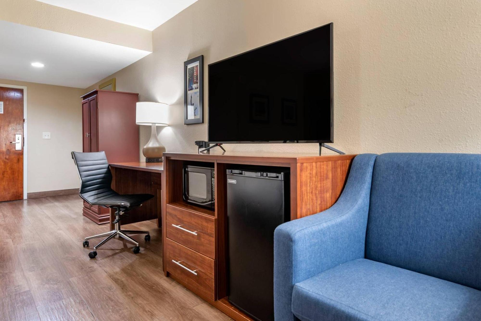 Double Room Two Double Beds Disability Access or Non-Smoking