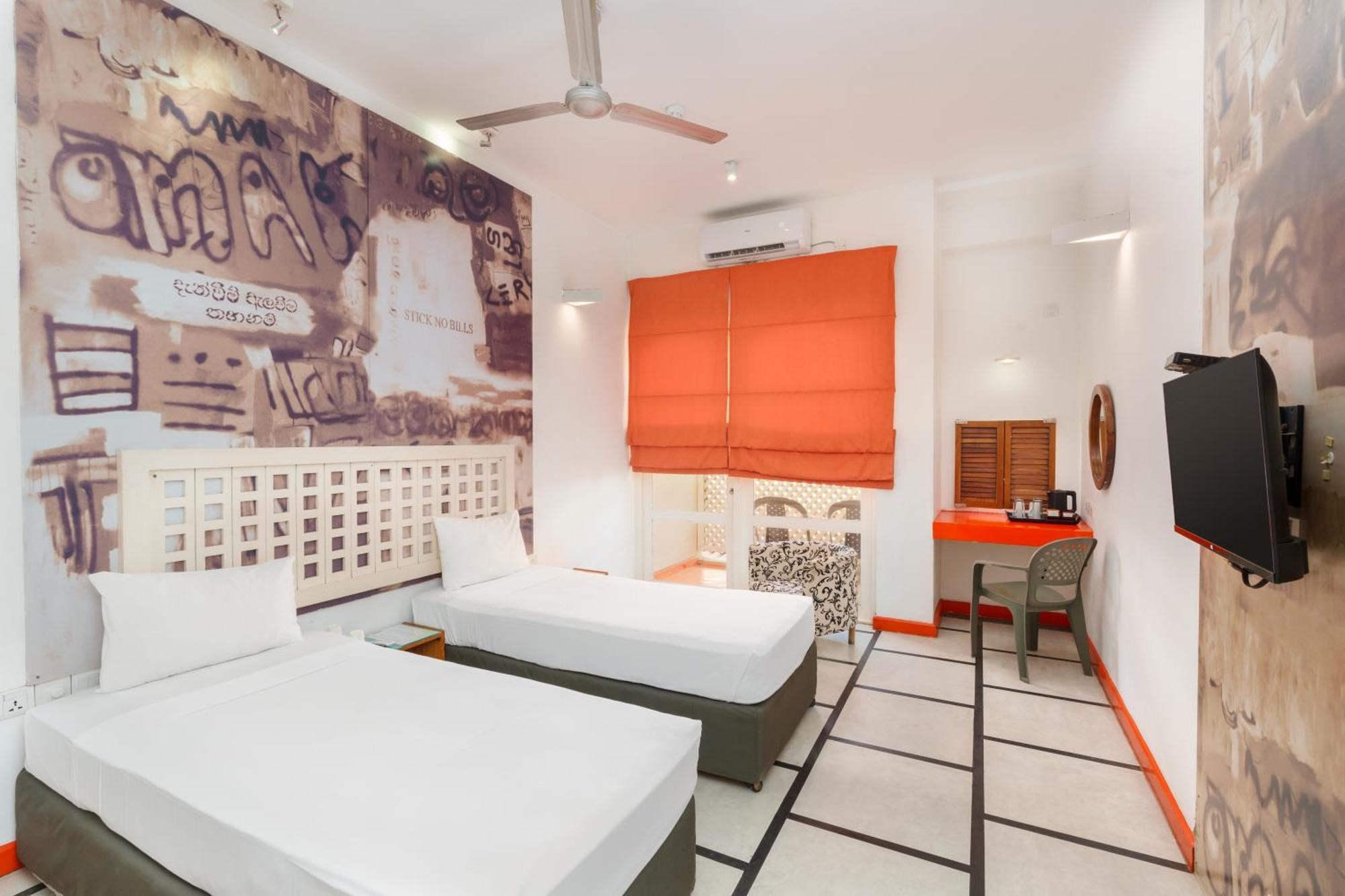 Standard Room - – Two Complimentary Local Cocktails at Sundown