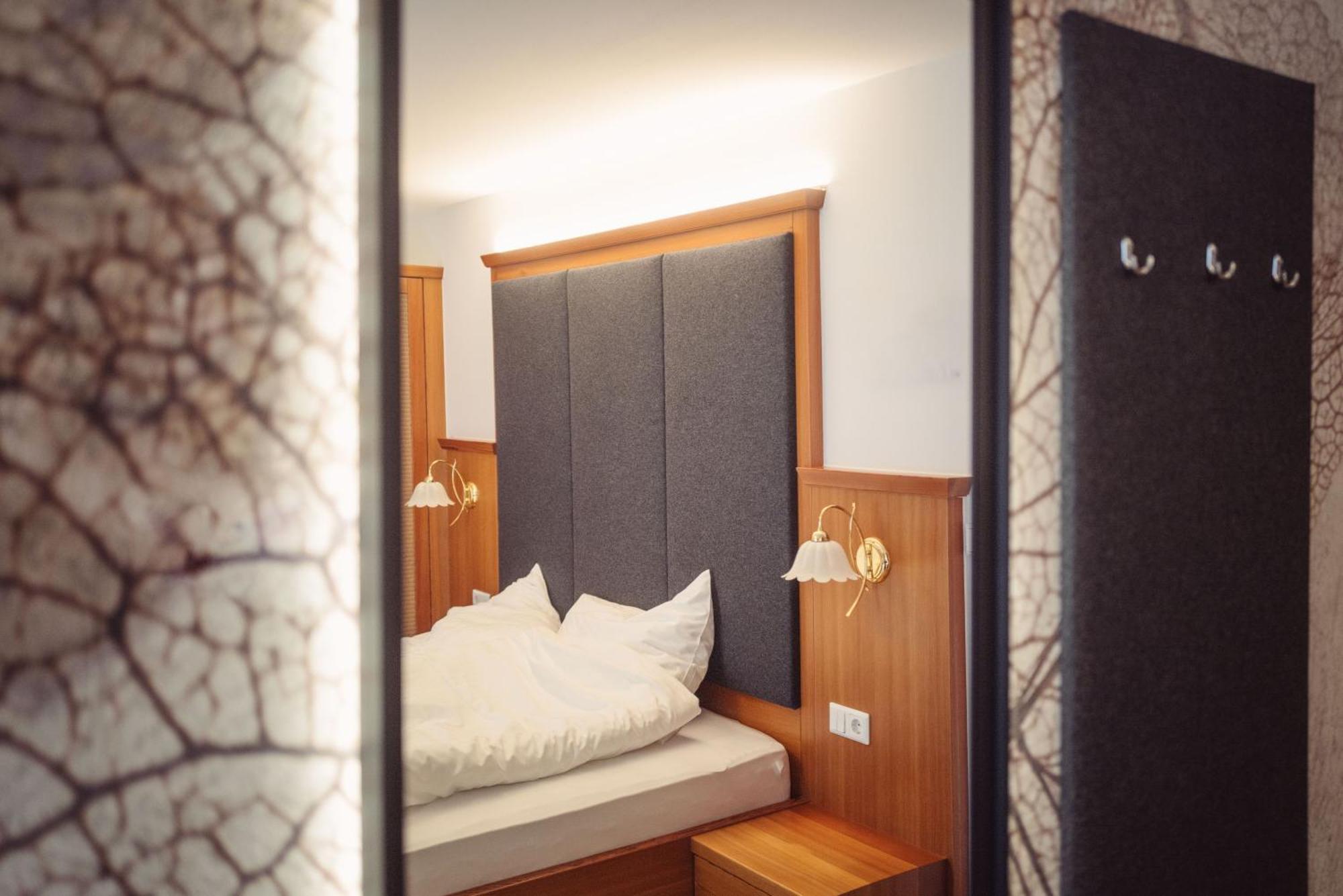 Doppelzimmer mit Balkon