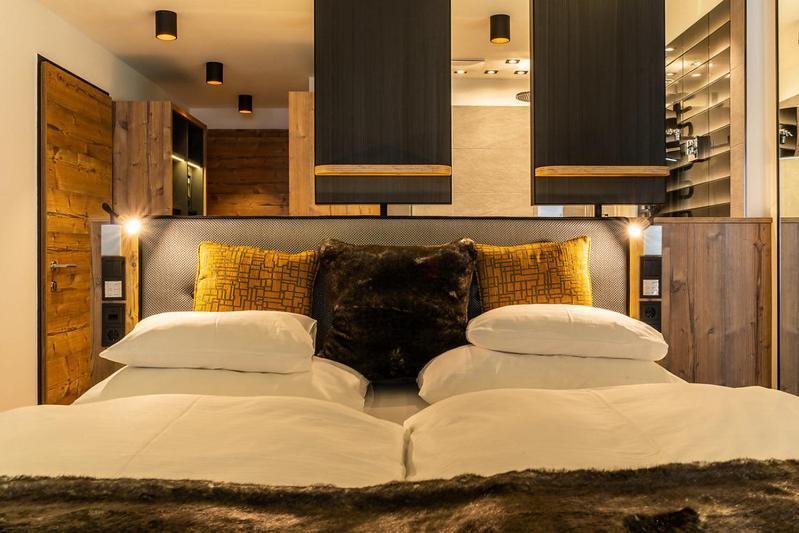 Small Double Room,1742849435:JPEG