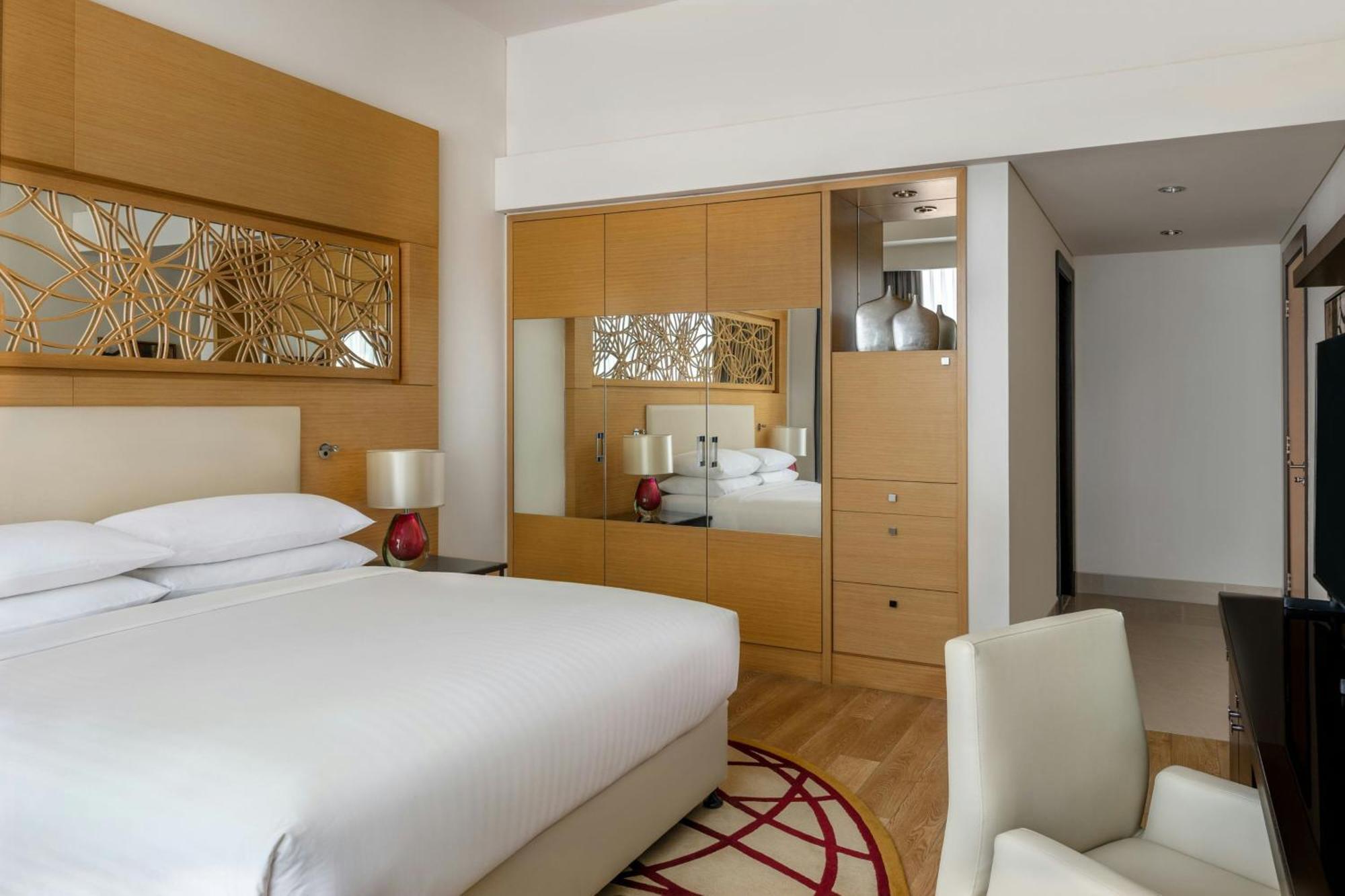 Three-Bedroom Apartment,1742865955:JPEG