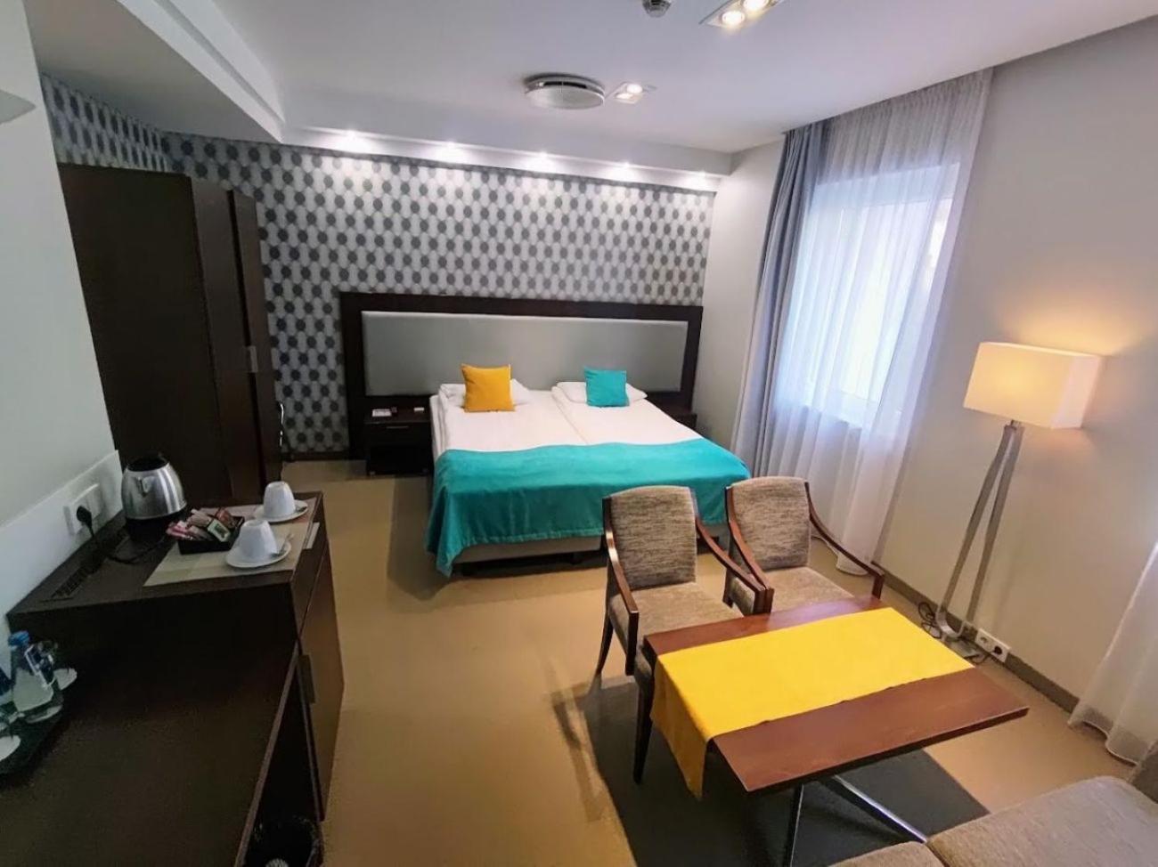 Doppelzimmer mit Schlafsofa (2 Erwachsene + 2 Kinder)