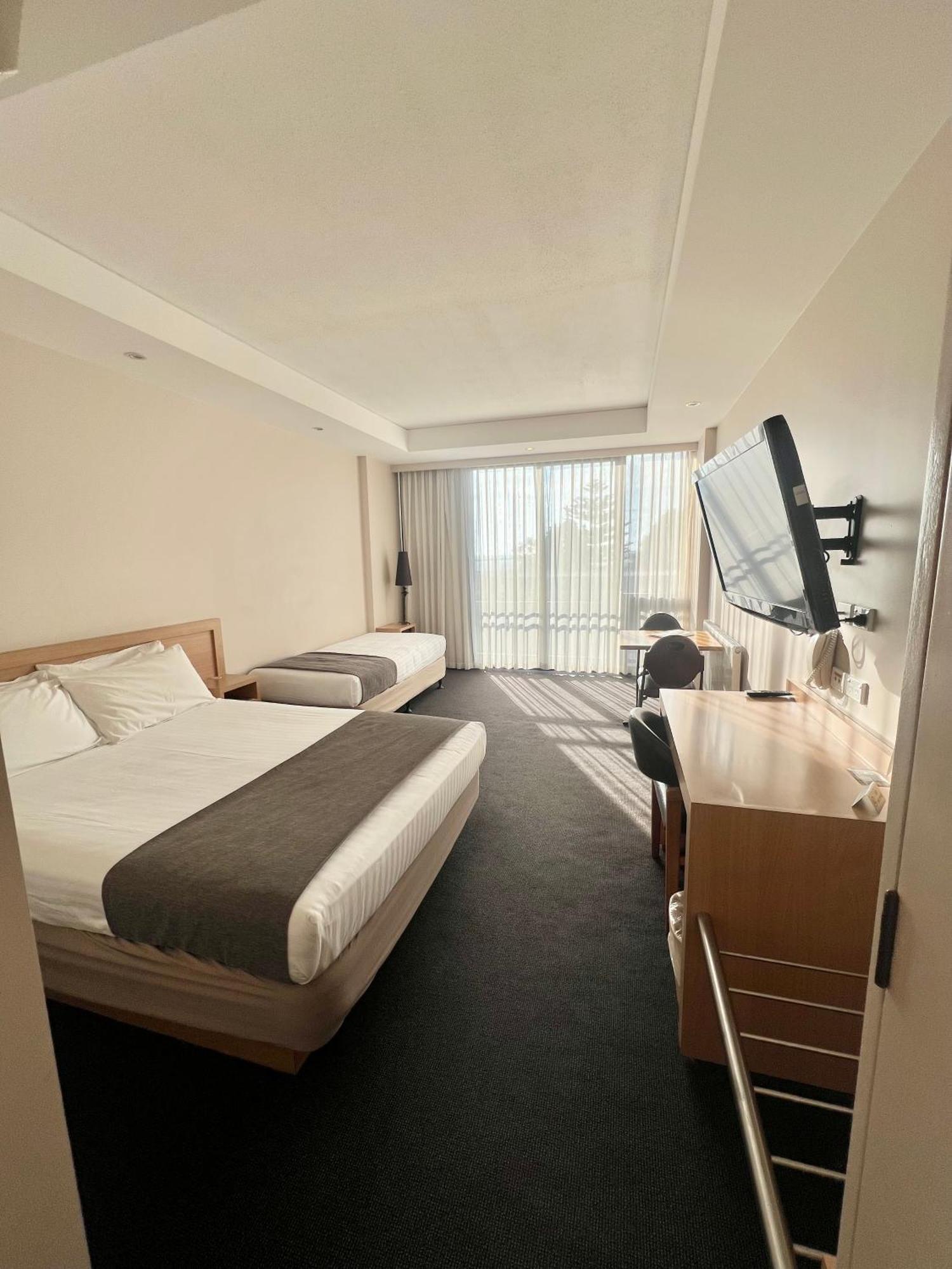 Queen Room with One Queen Bed and One Single Bed - Non Smoking