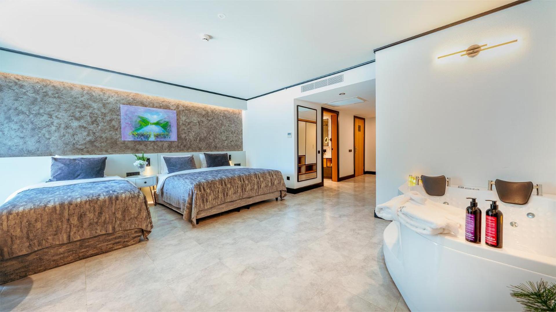 Deluxe Junior Suite