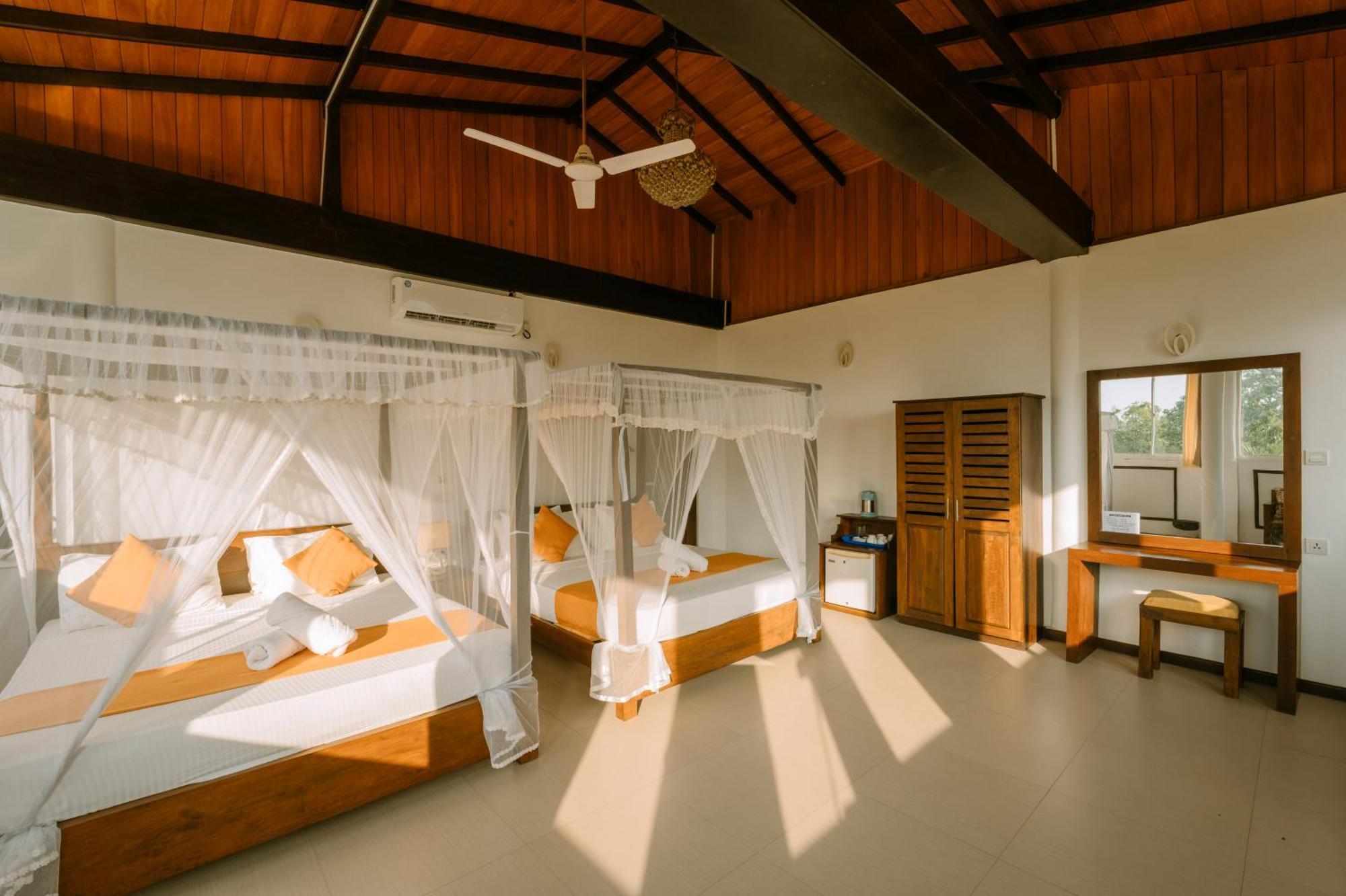 Deluxe King Suite