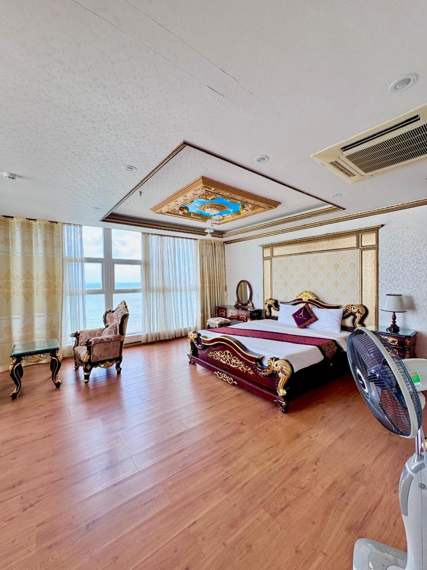 LUXURY APARTMENT OCEAN VIEW BALCONY