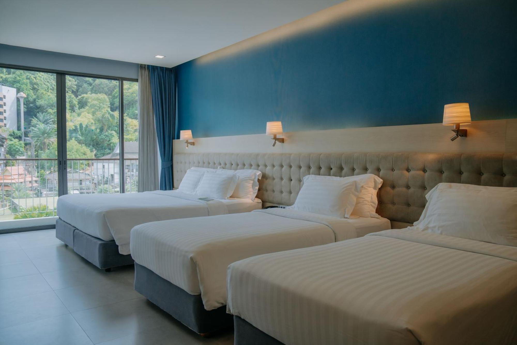 Deluxe Family Quad Room