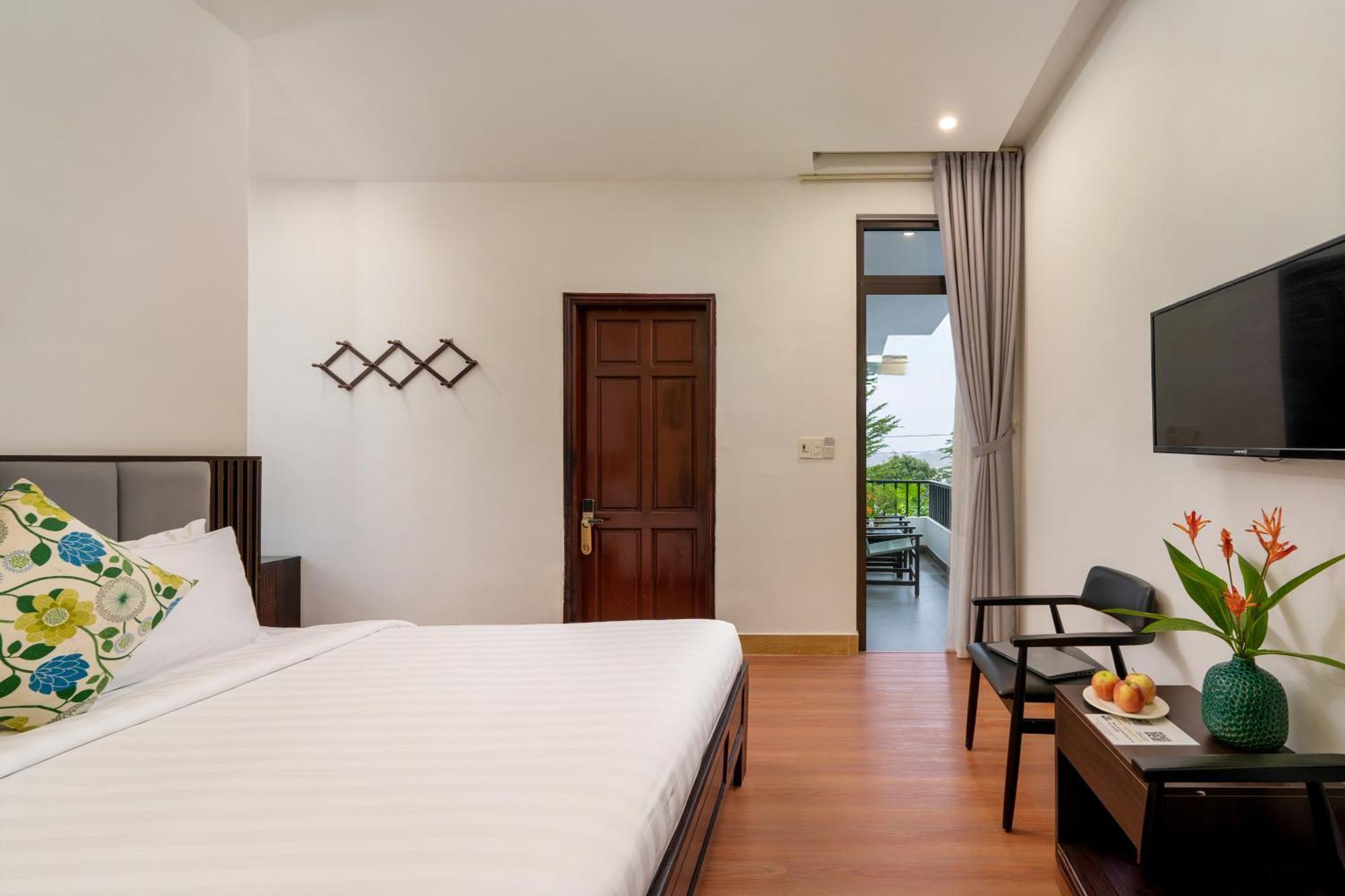 Double Room with Pool View