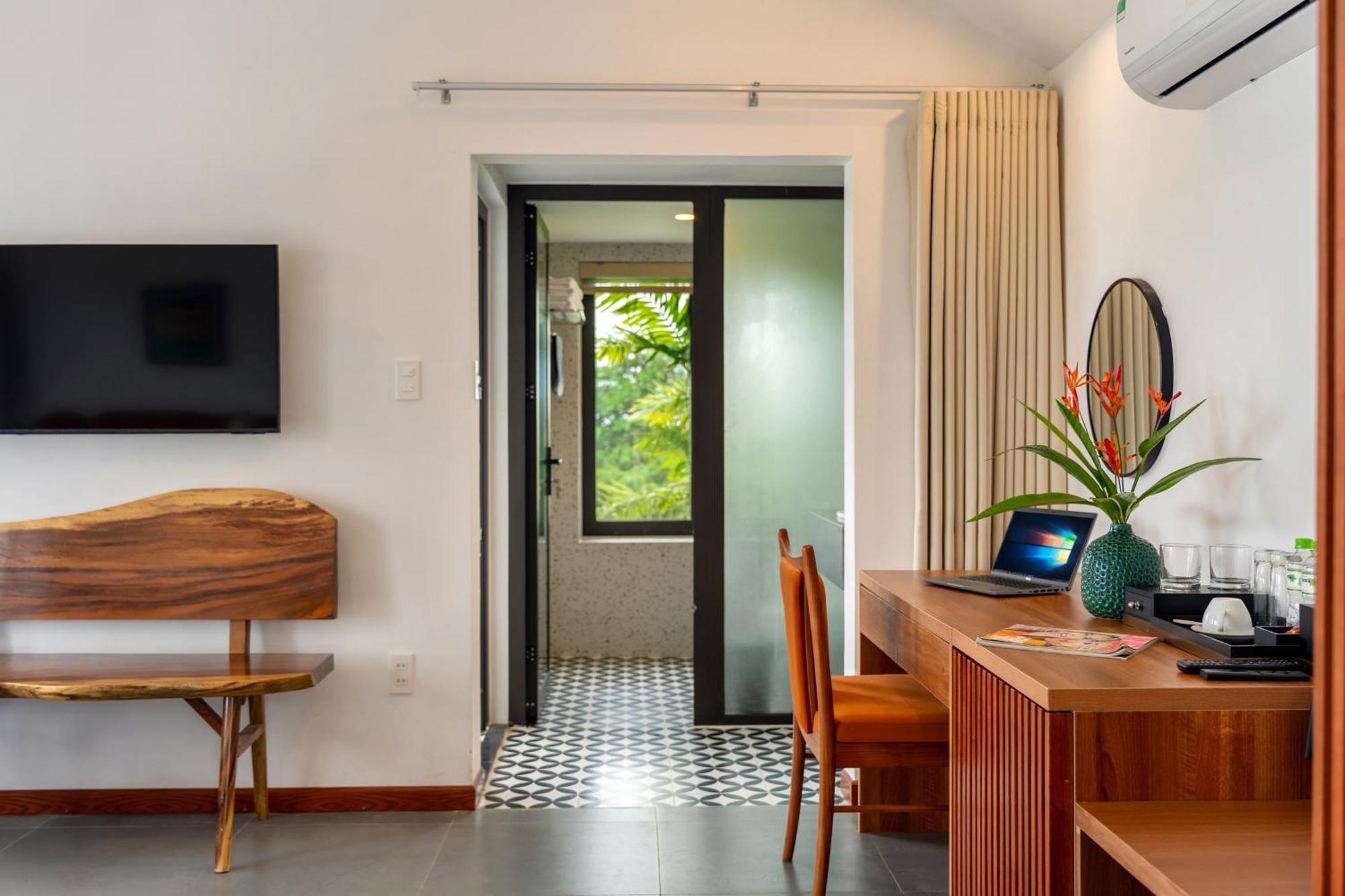 Suite with River View